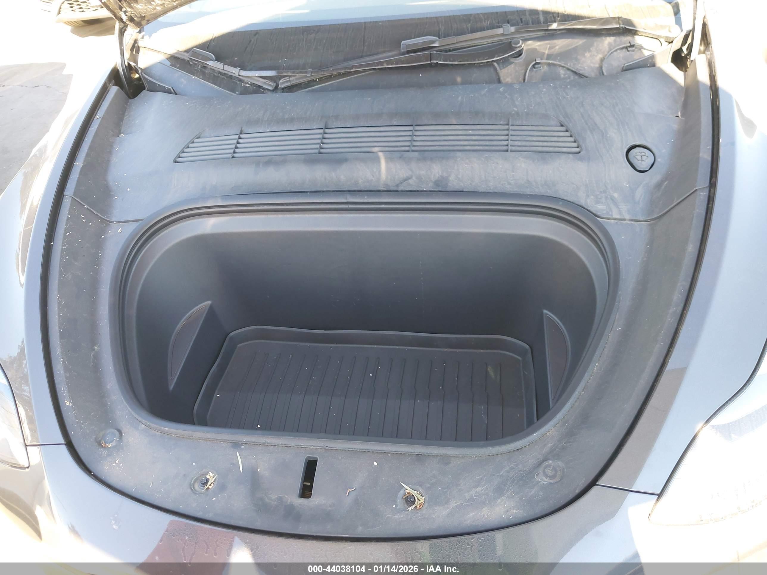 TESLA MODEL image 10