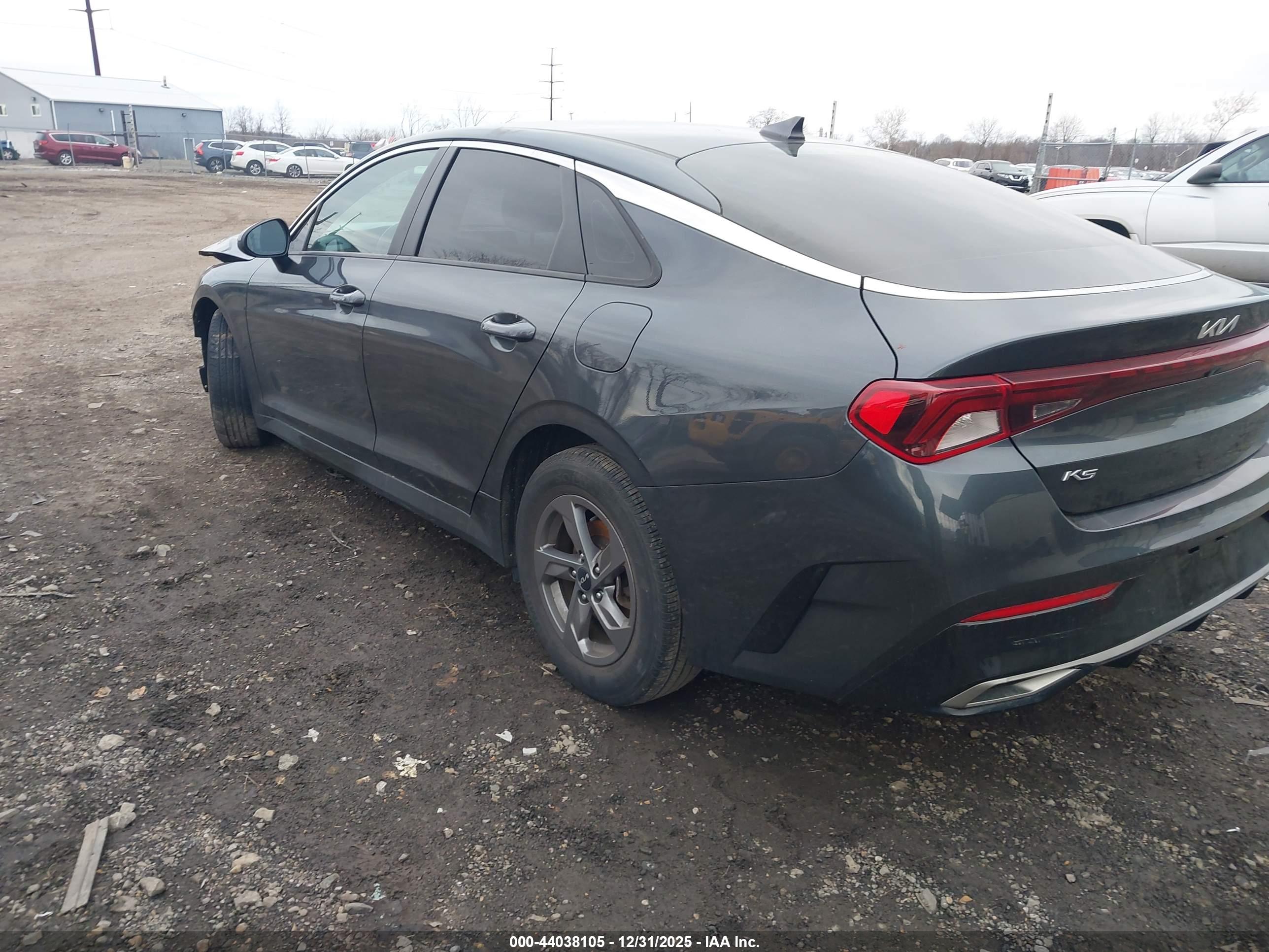 KIA K5 image 3