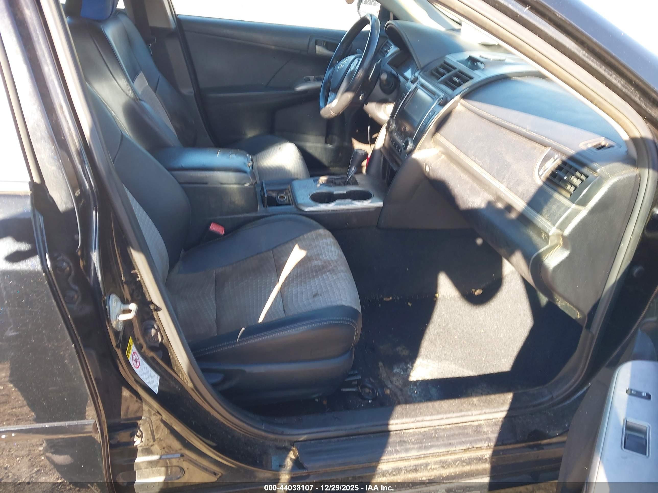 TOYOTA CAMRY image 5