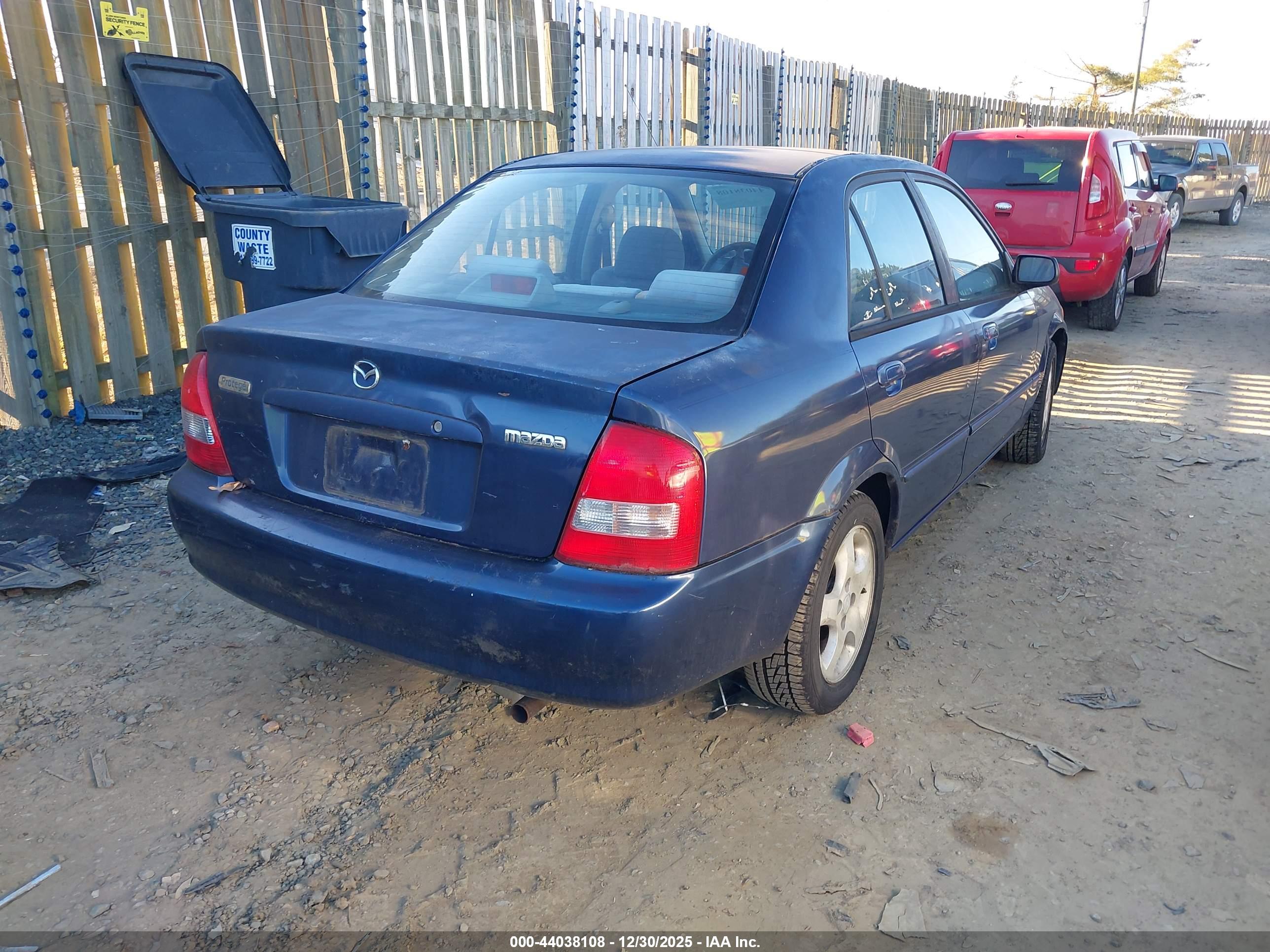 MAZDA PROTEGE image 4