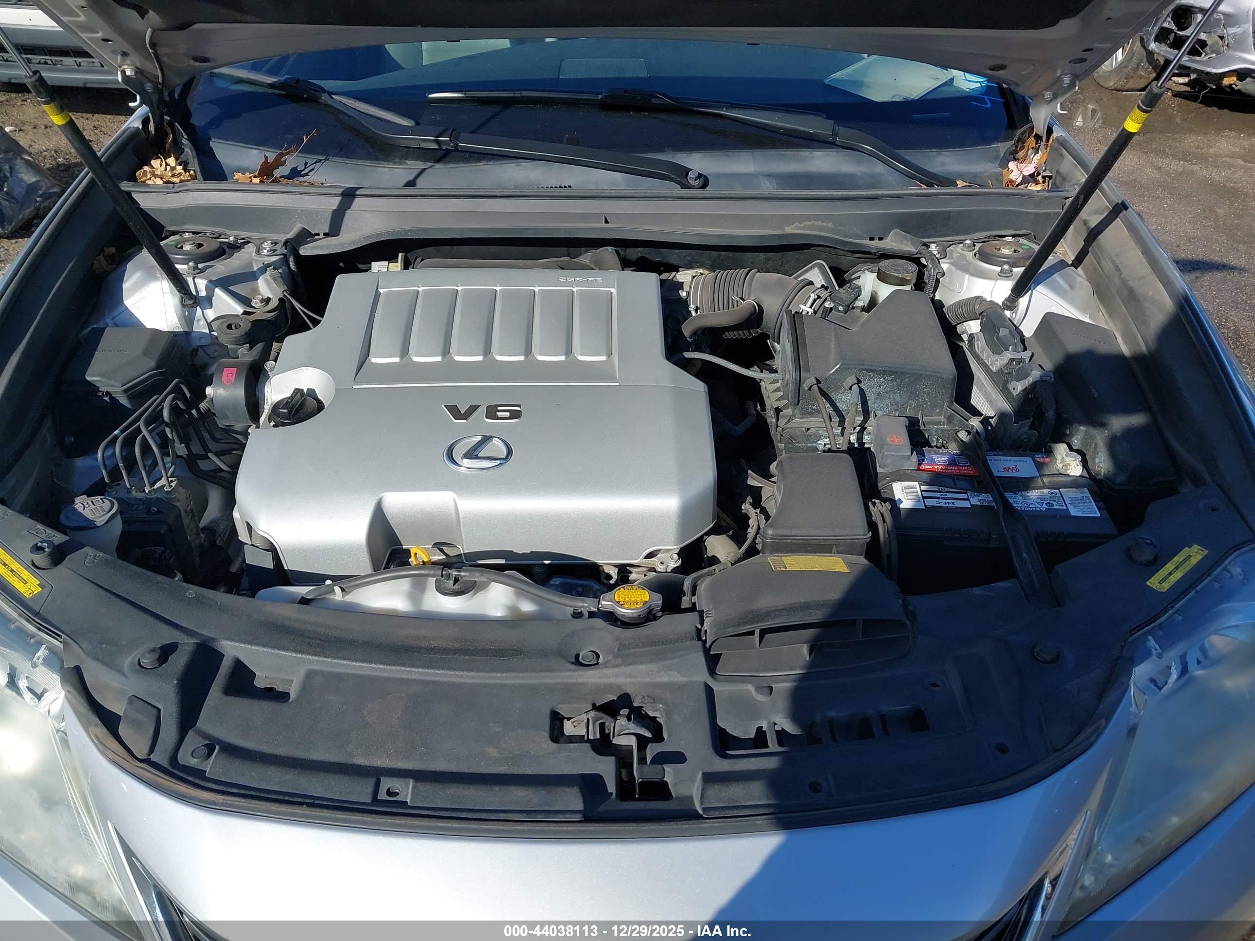 LEXUS ES image 10