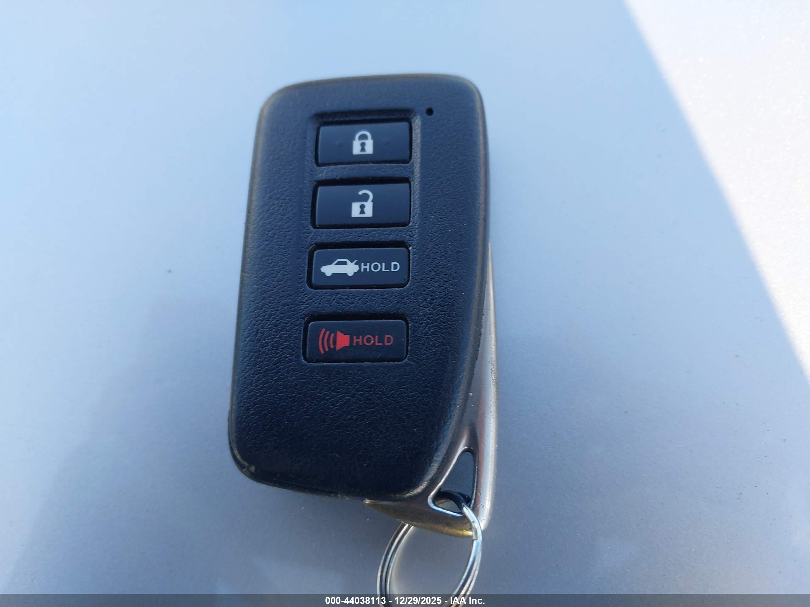 LEXUS ES image 11