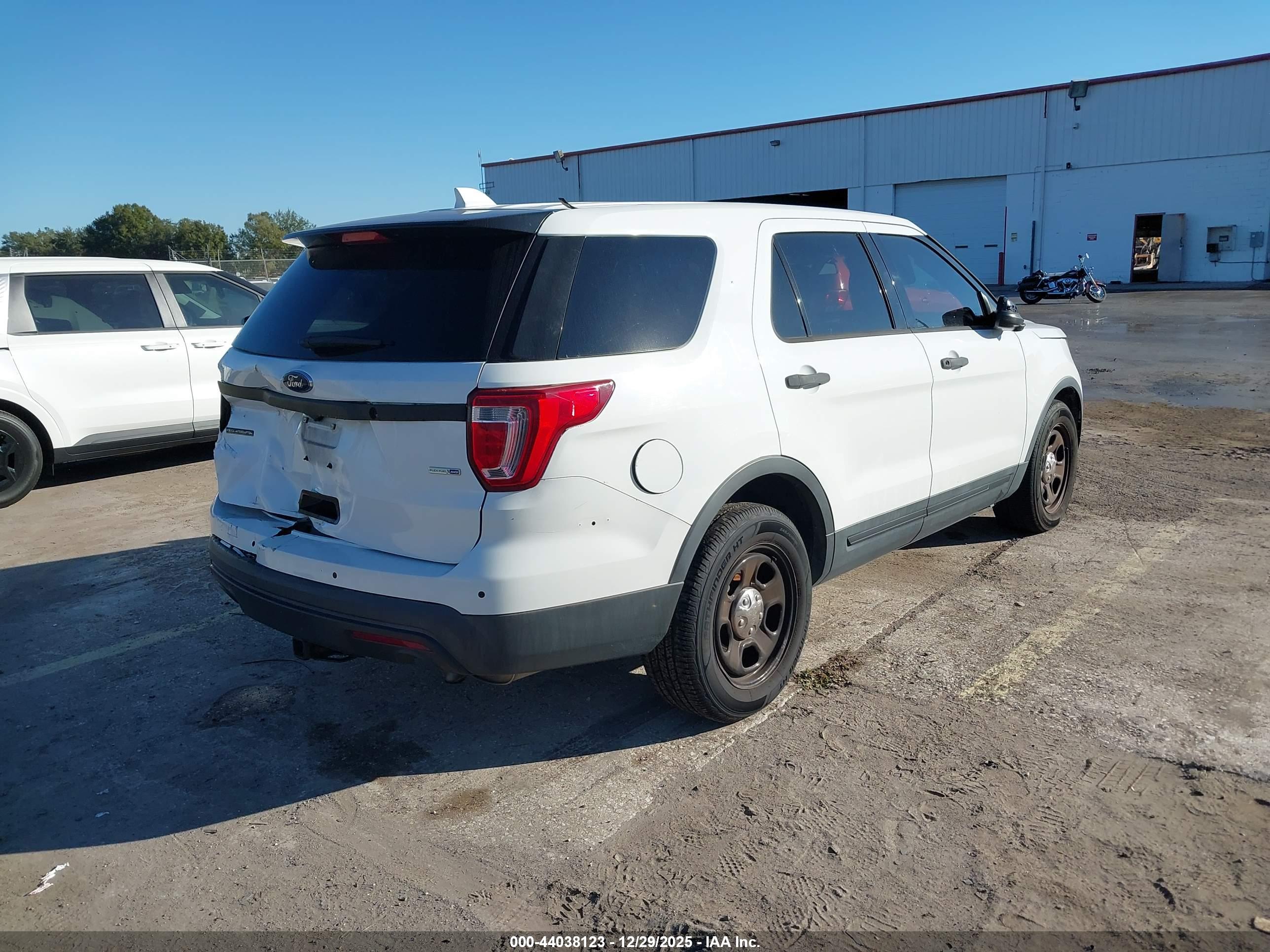 FORD UTILITY image 4