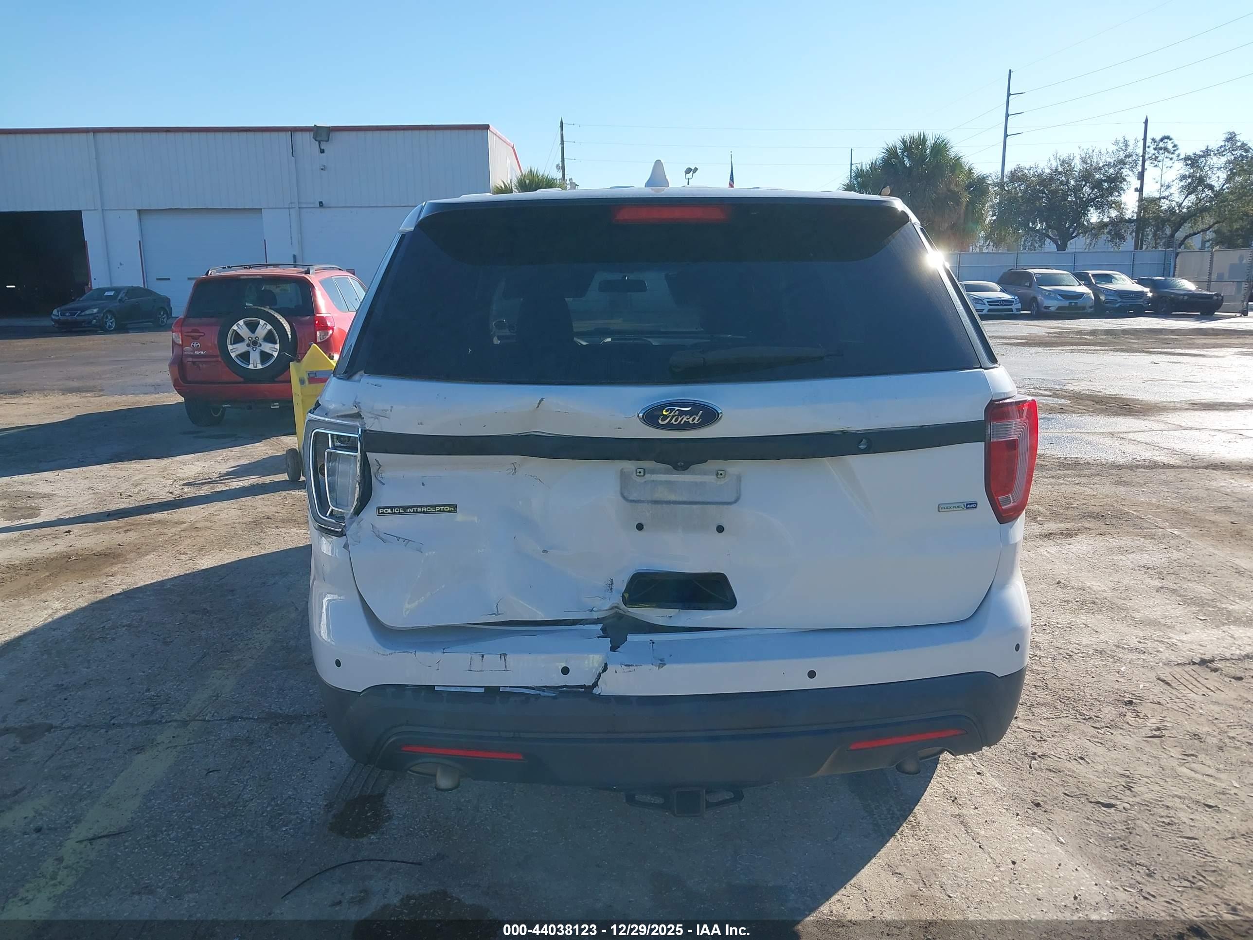 FORD UTILITY image 6