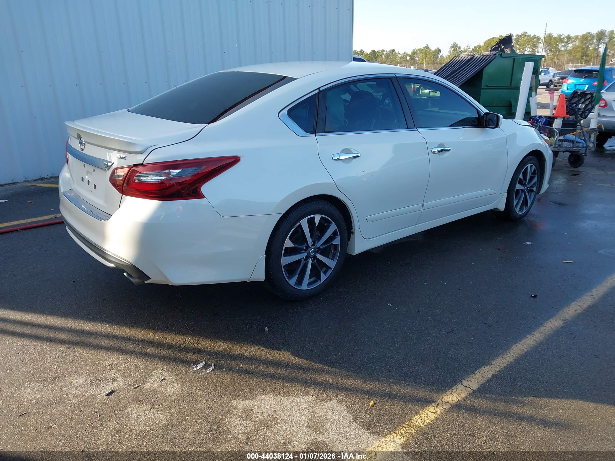 NISSAN ALTIMA image 4