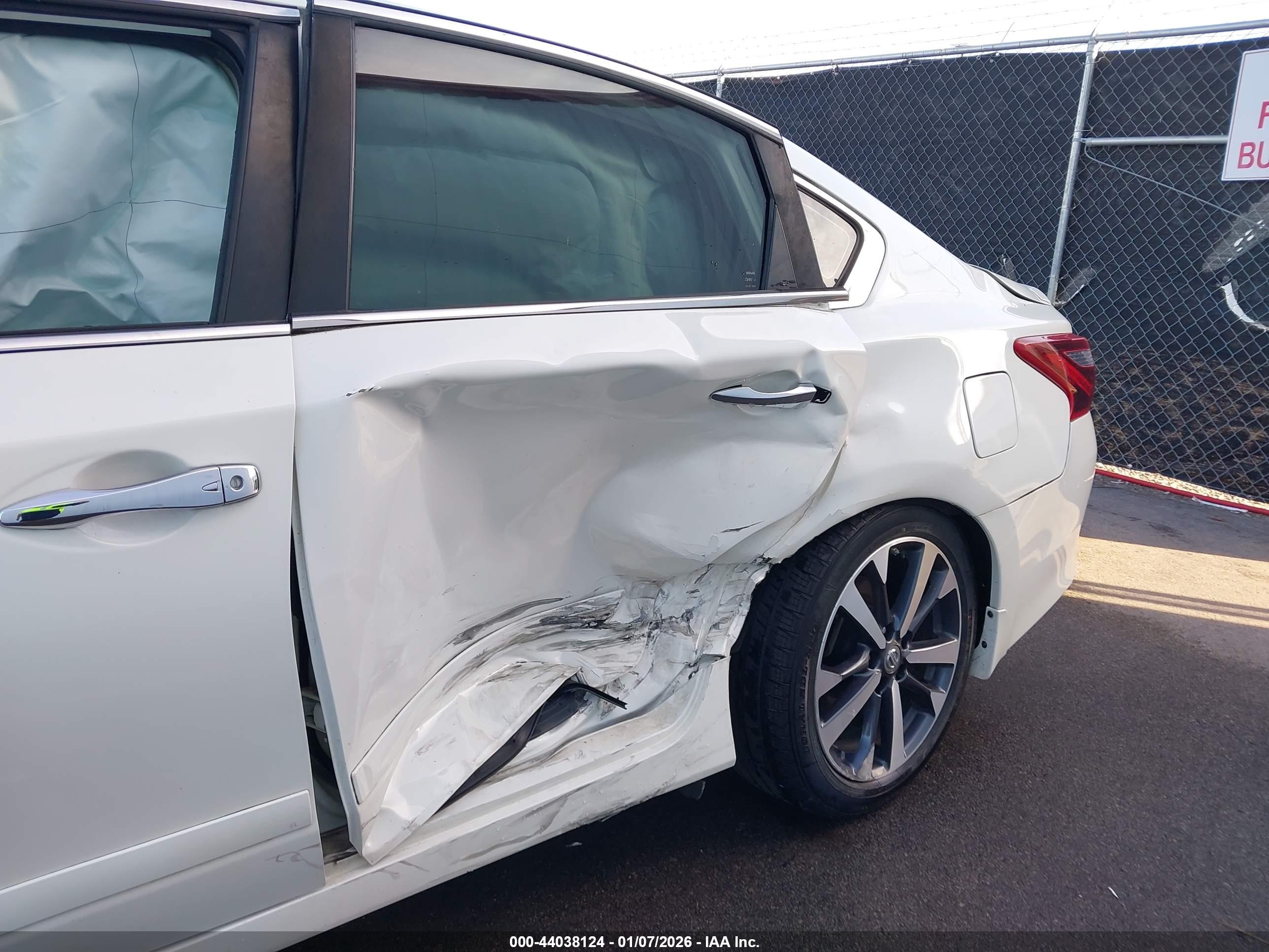 NISSAN ALTIMA image 6