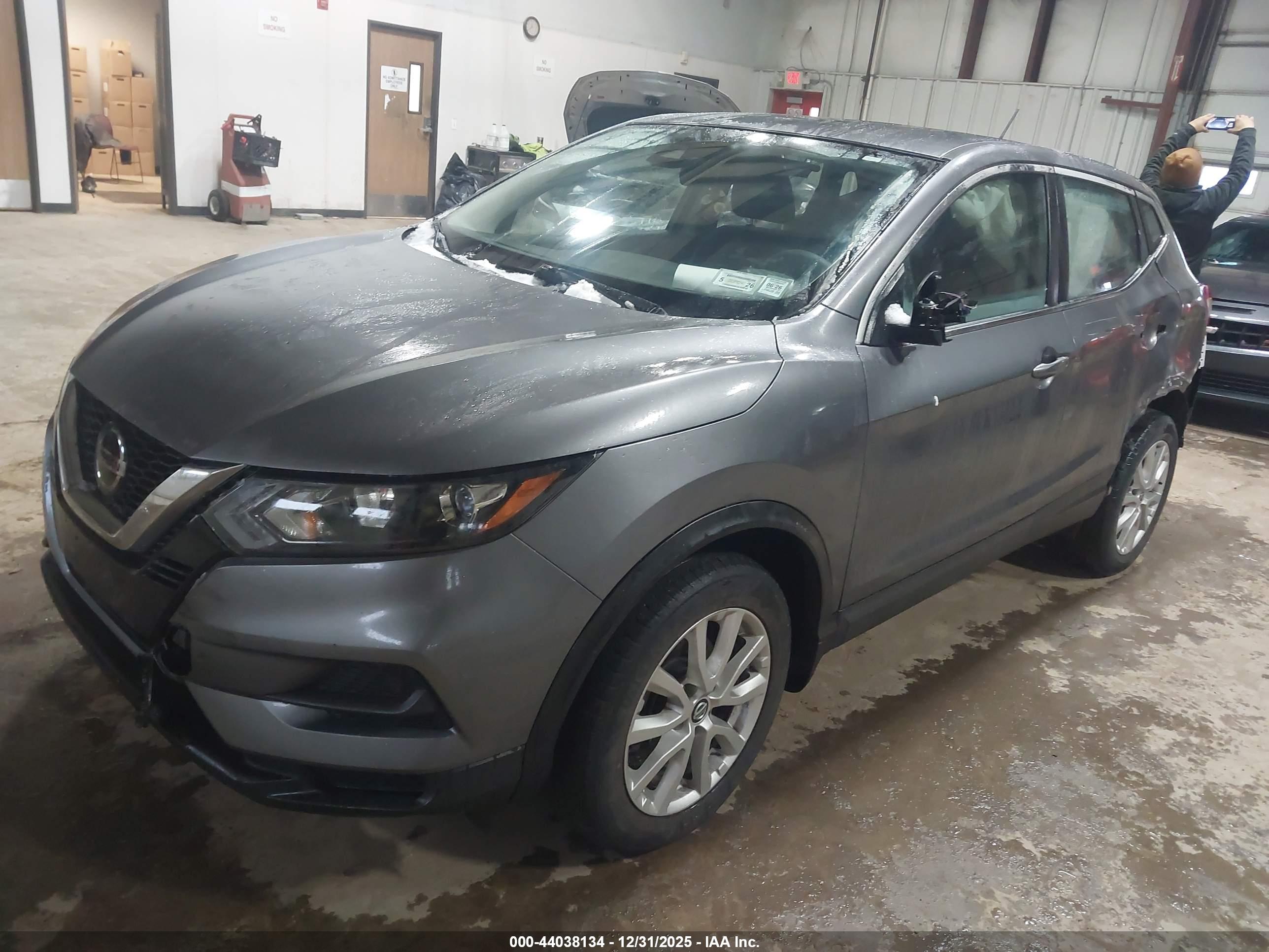 NISSAN ROGUE image 2