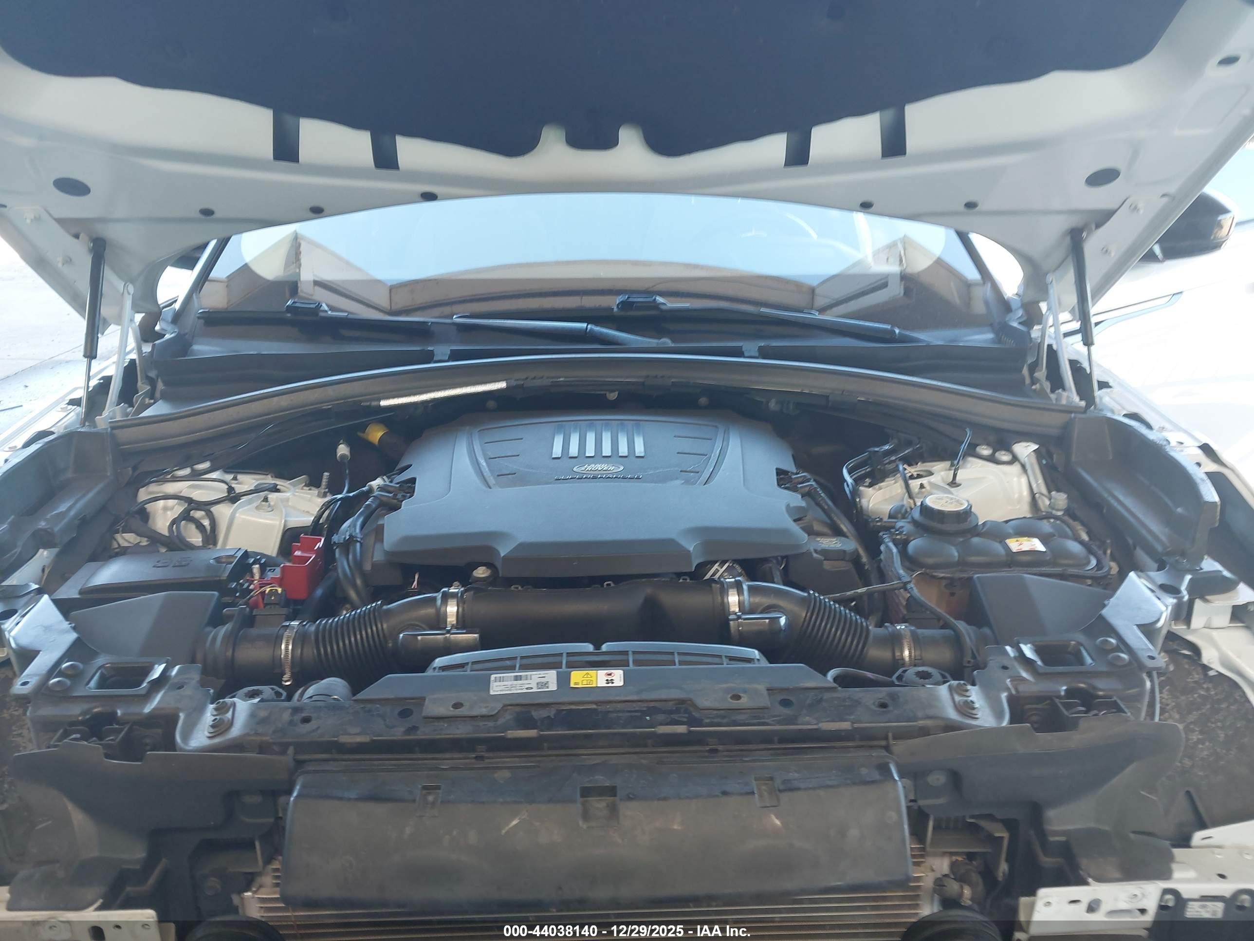 LAND ROVER image 10