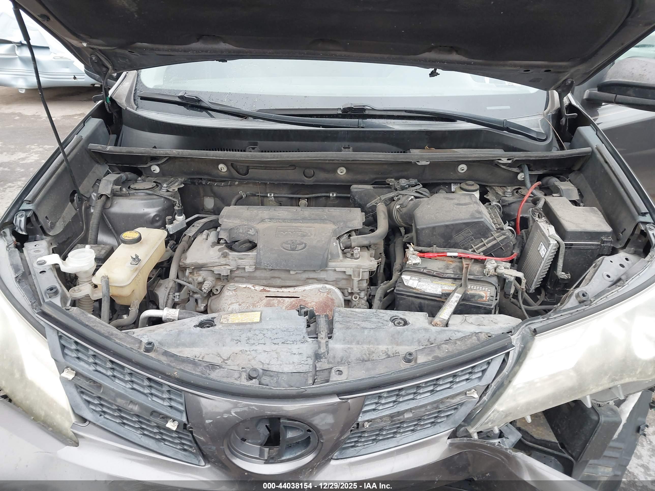 TOYOTA RAV4 image 10