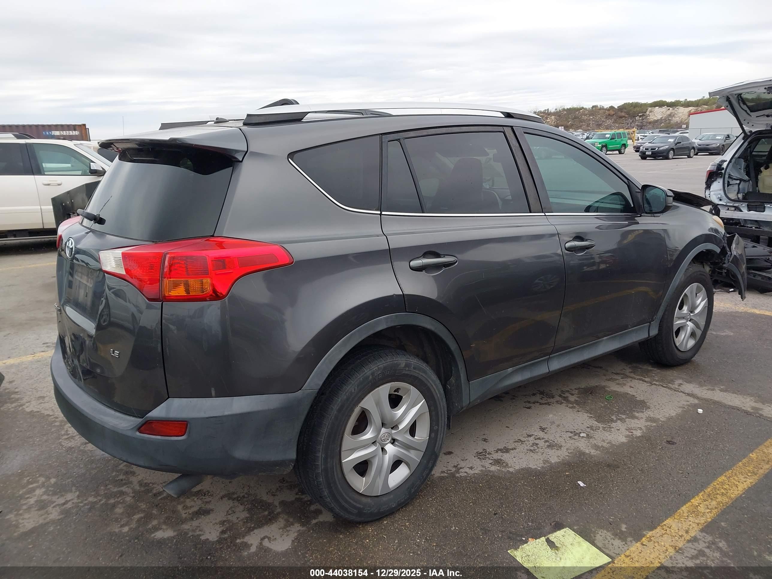 TOYOTA RAV4 image 4