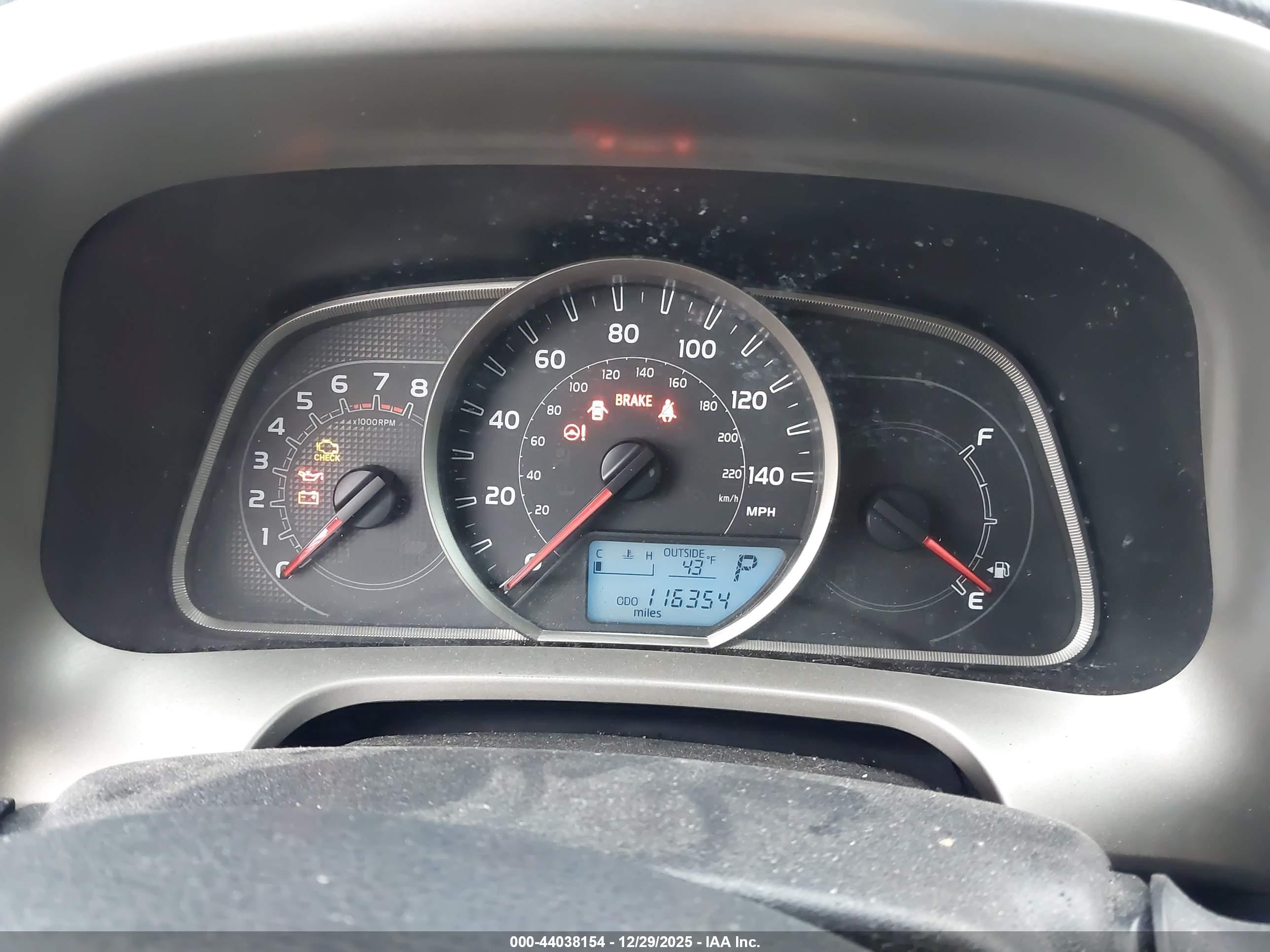 TOYOTA RAV4 image 7