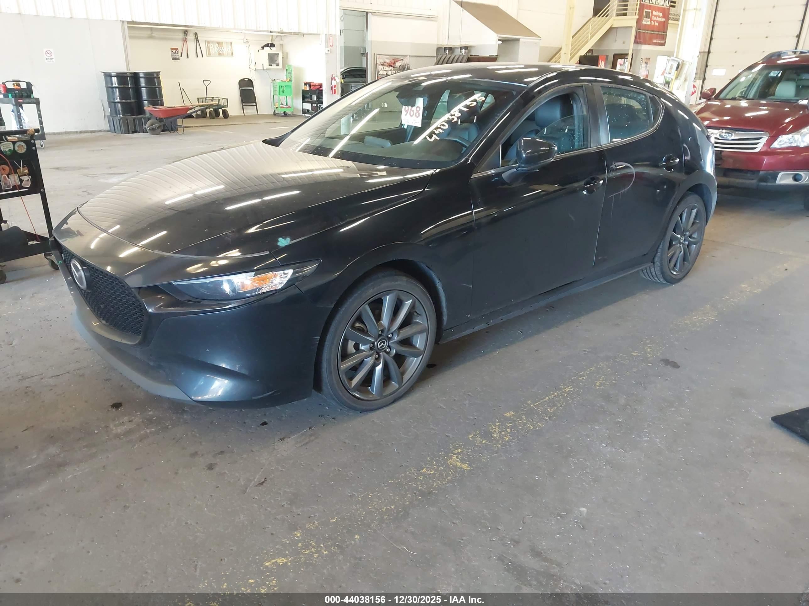 MAZDA MAZDA3 image 2