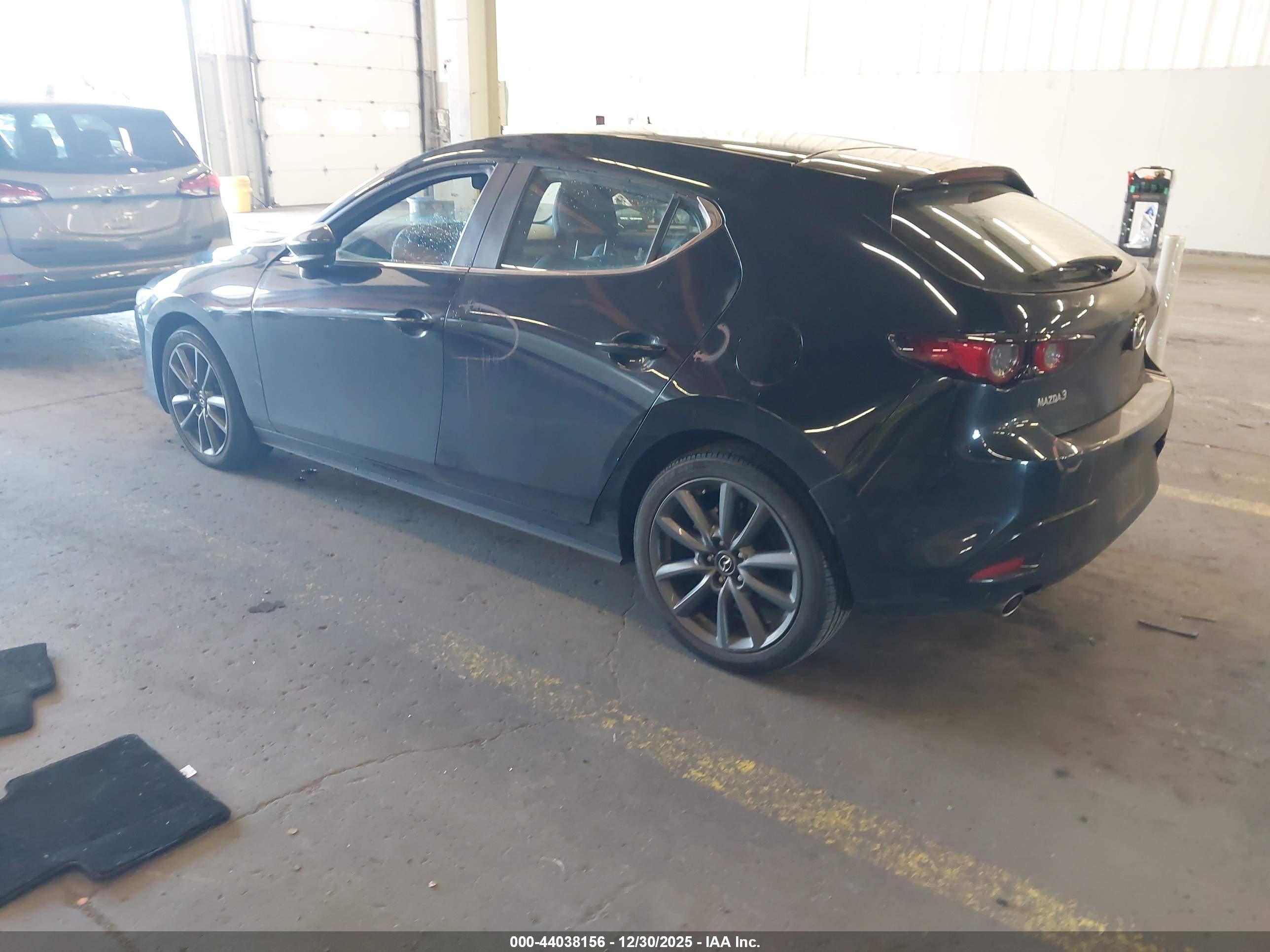 MAZDA MAZDA3 image 3