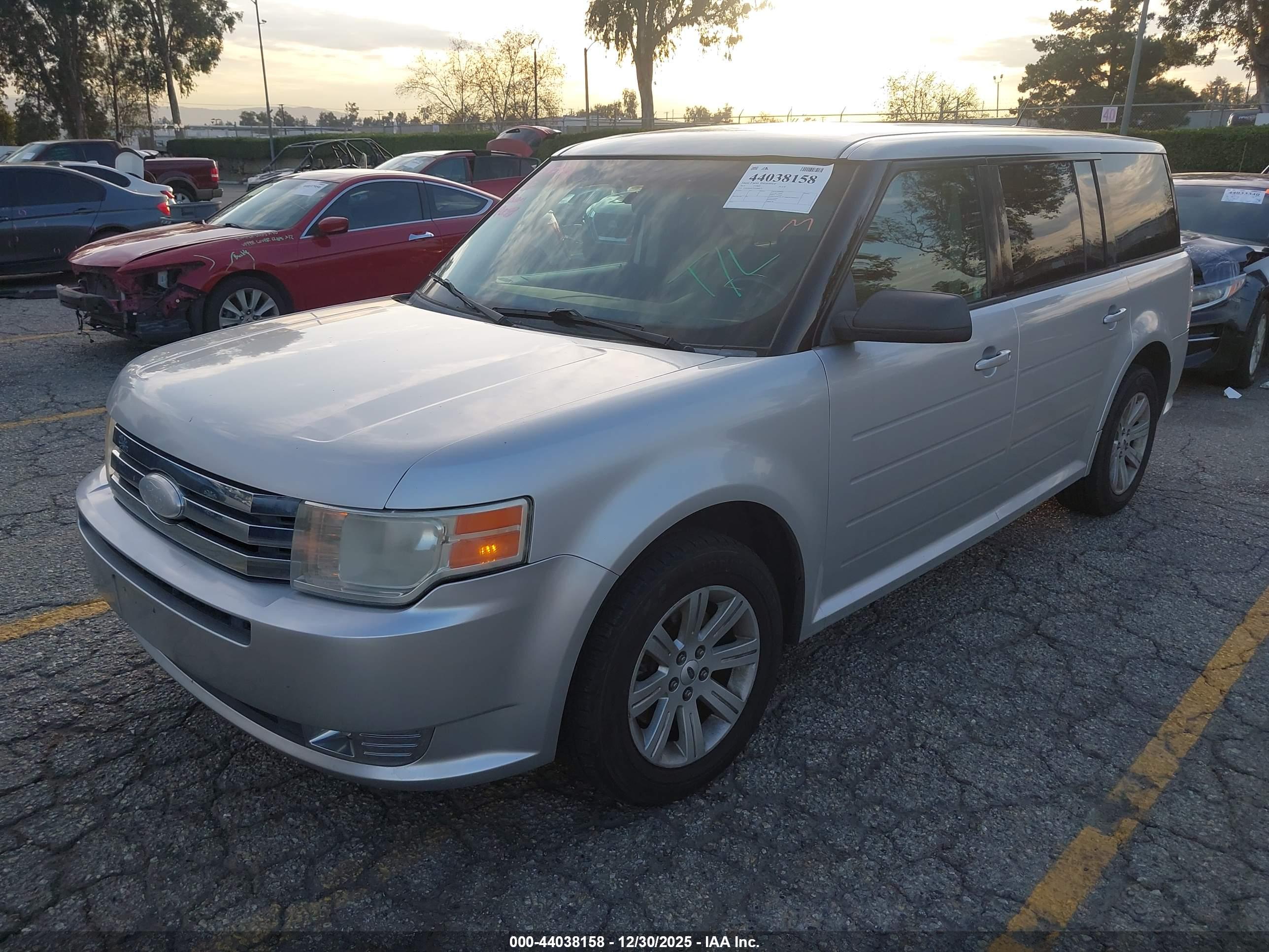 FORD FLEX image 2