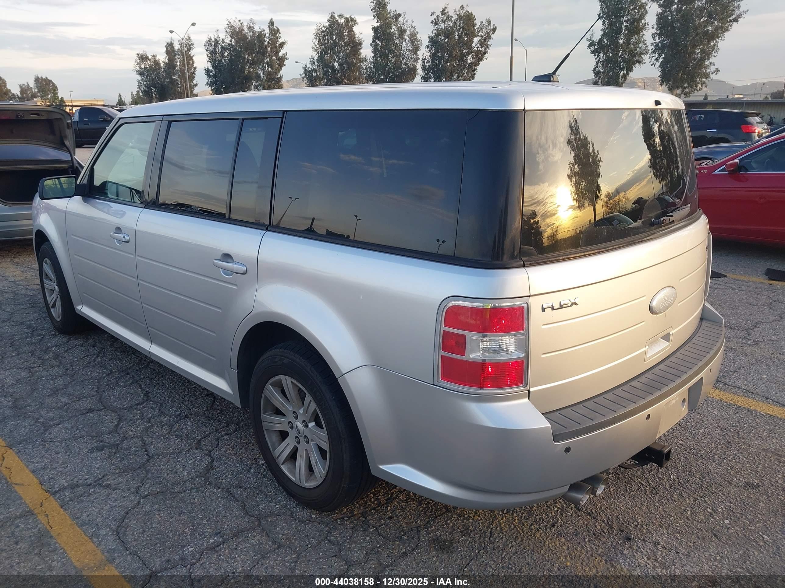 FORD FLEX image 3