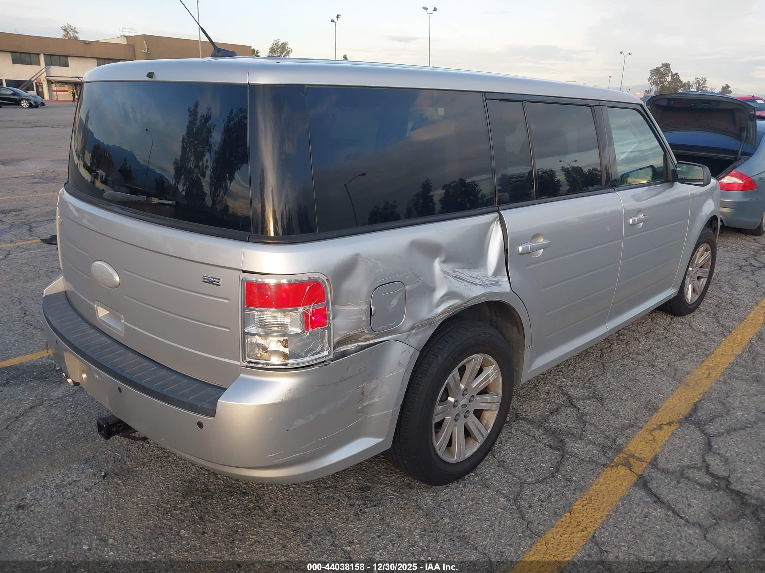FORD FLEX image 4