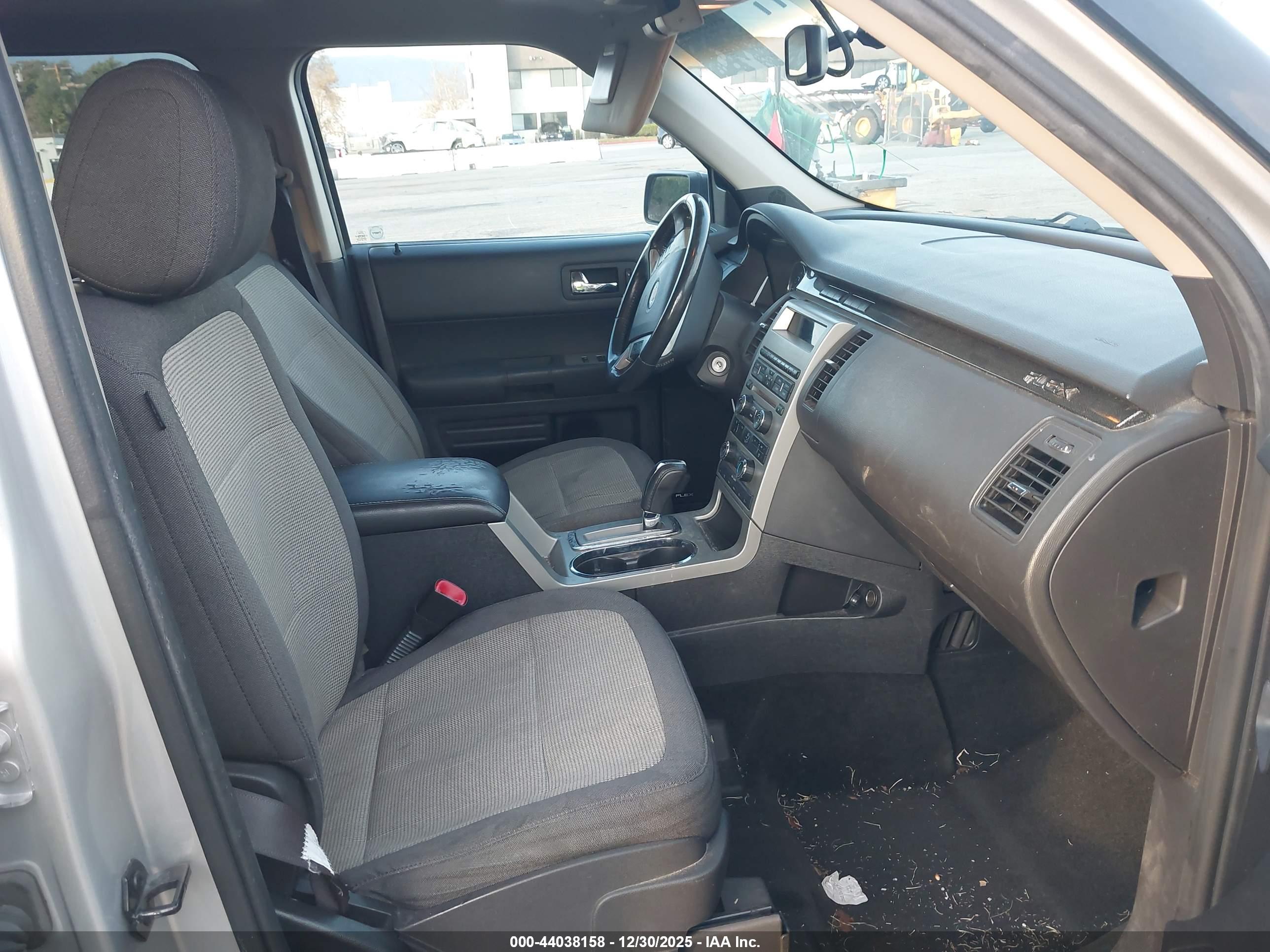 FORD FLEX image 5