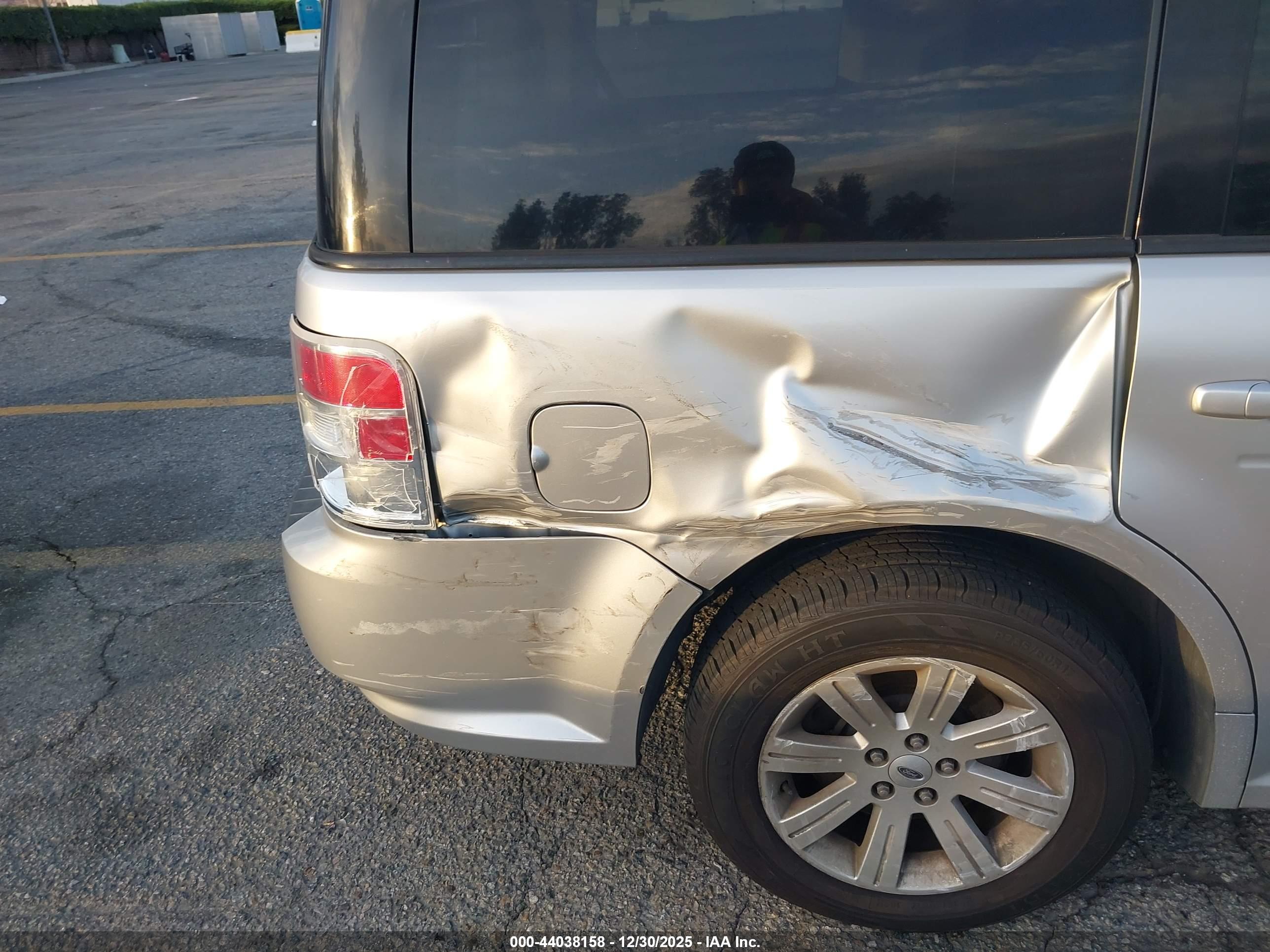 FORD FLEX image 6