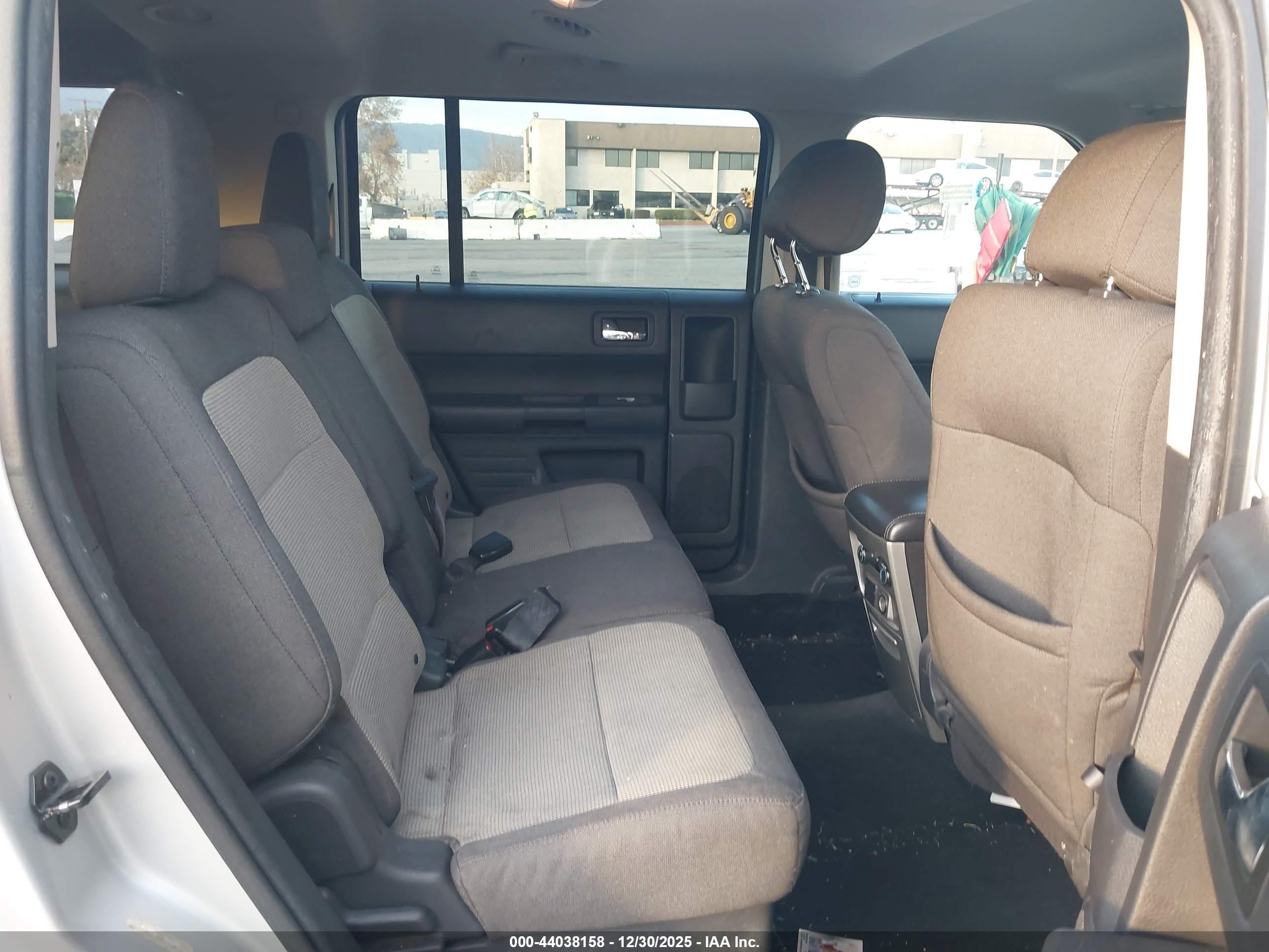FORD FLEX image 8