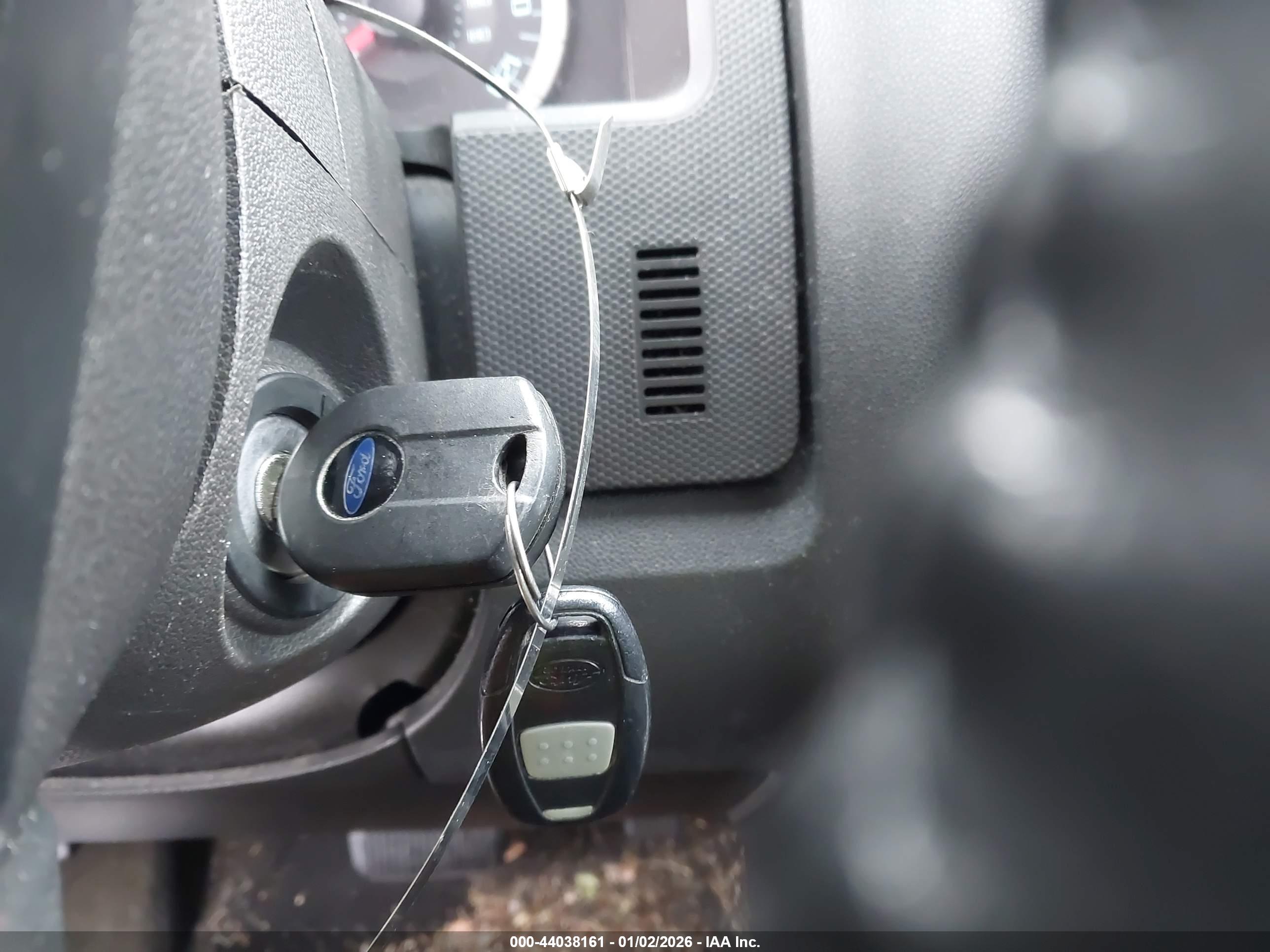 FORD ESCAPE image 11