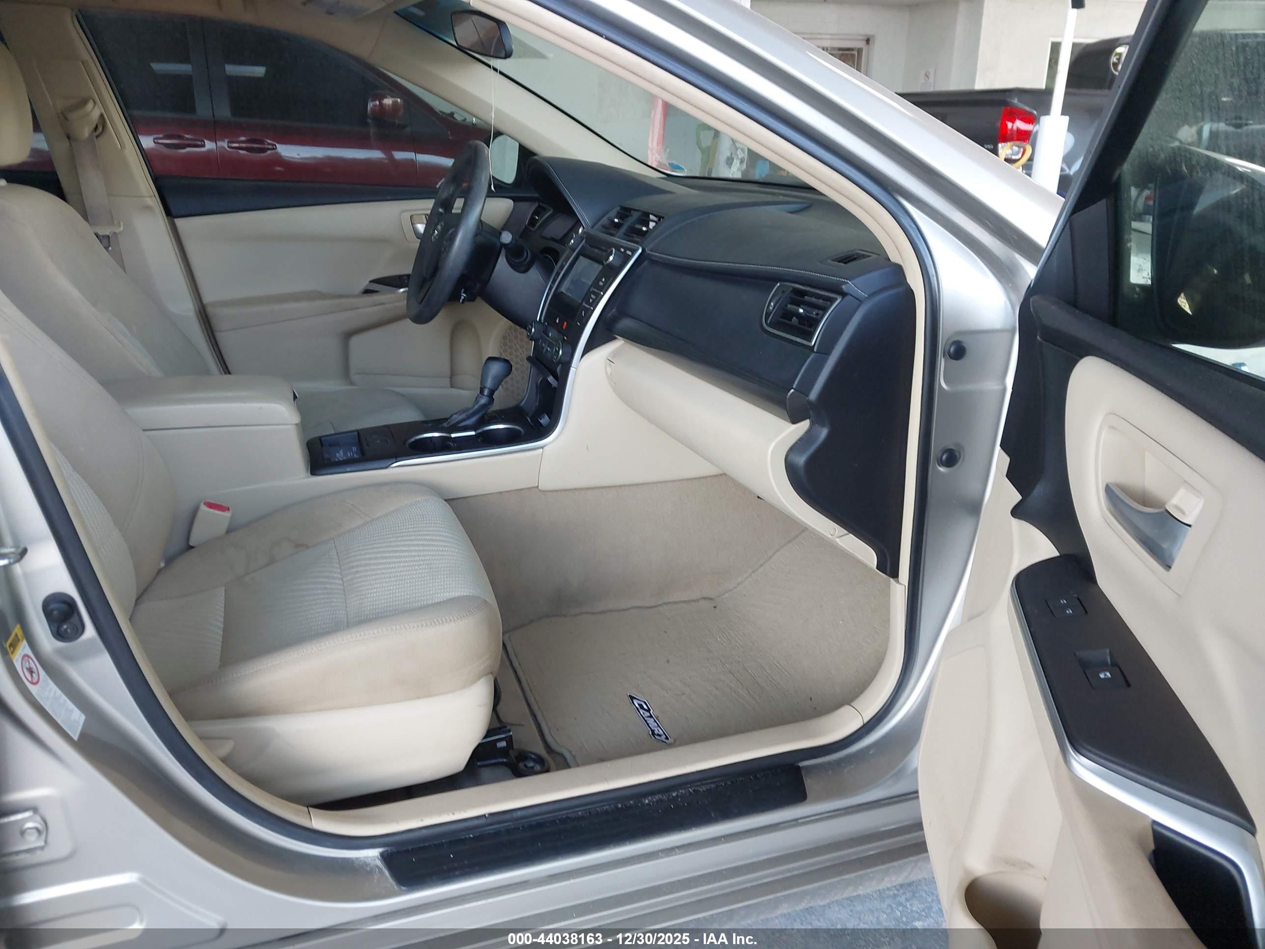 TOYOTA CAMRY image 5