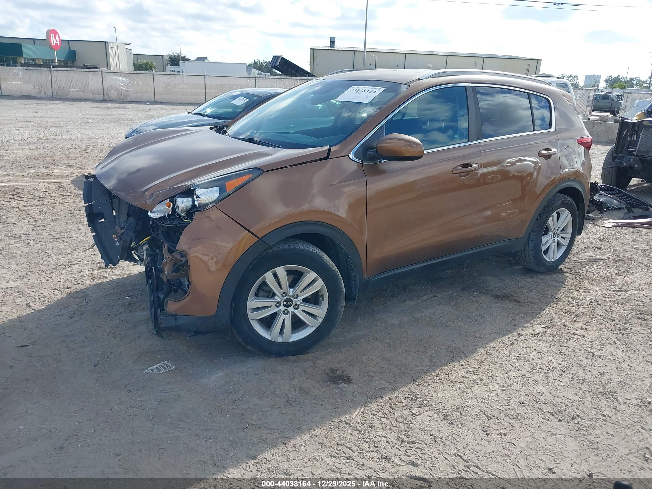 KIA SPORTAGE image 2