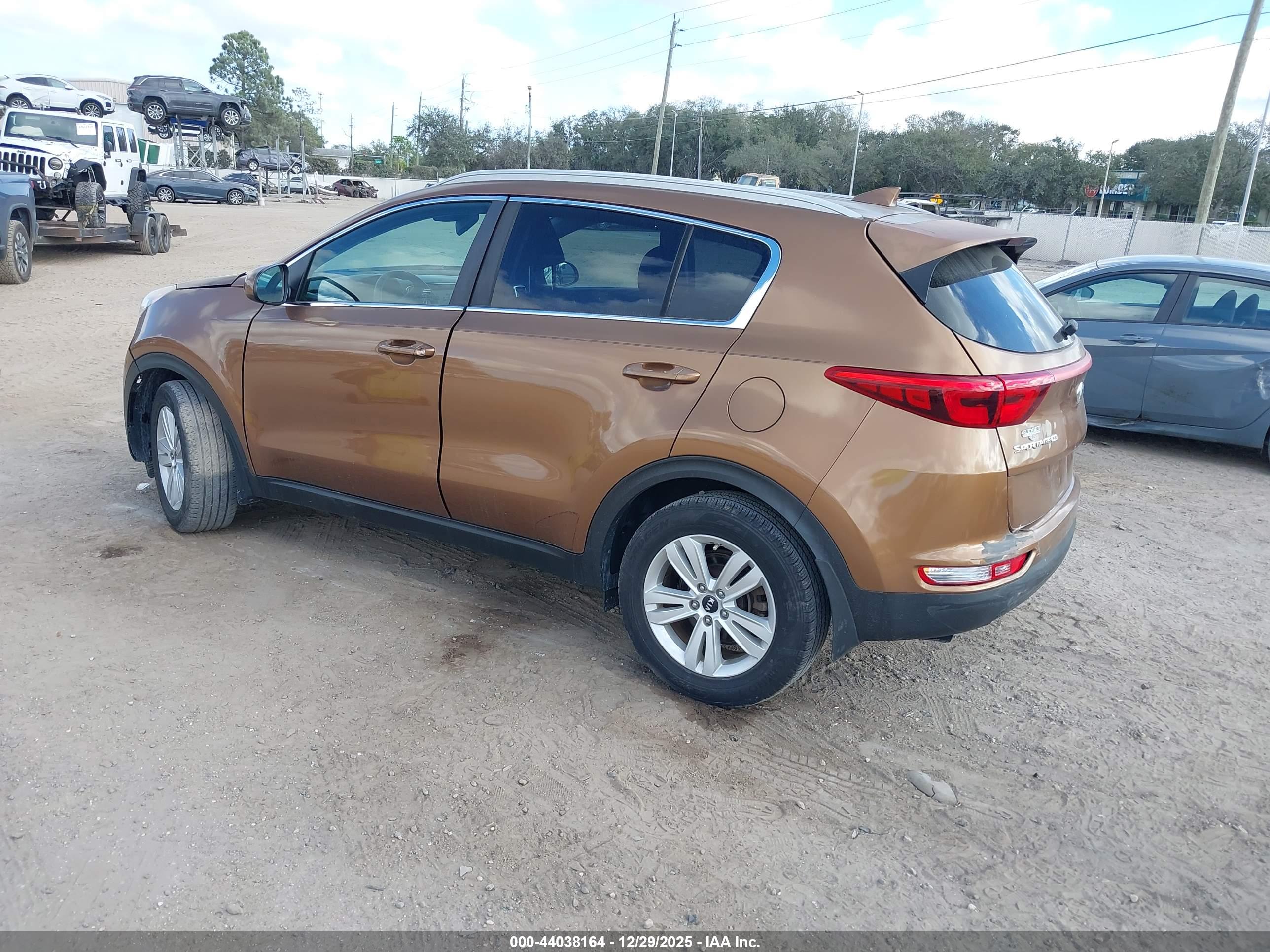 KIA SPORTAGE image 3