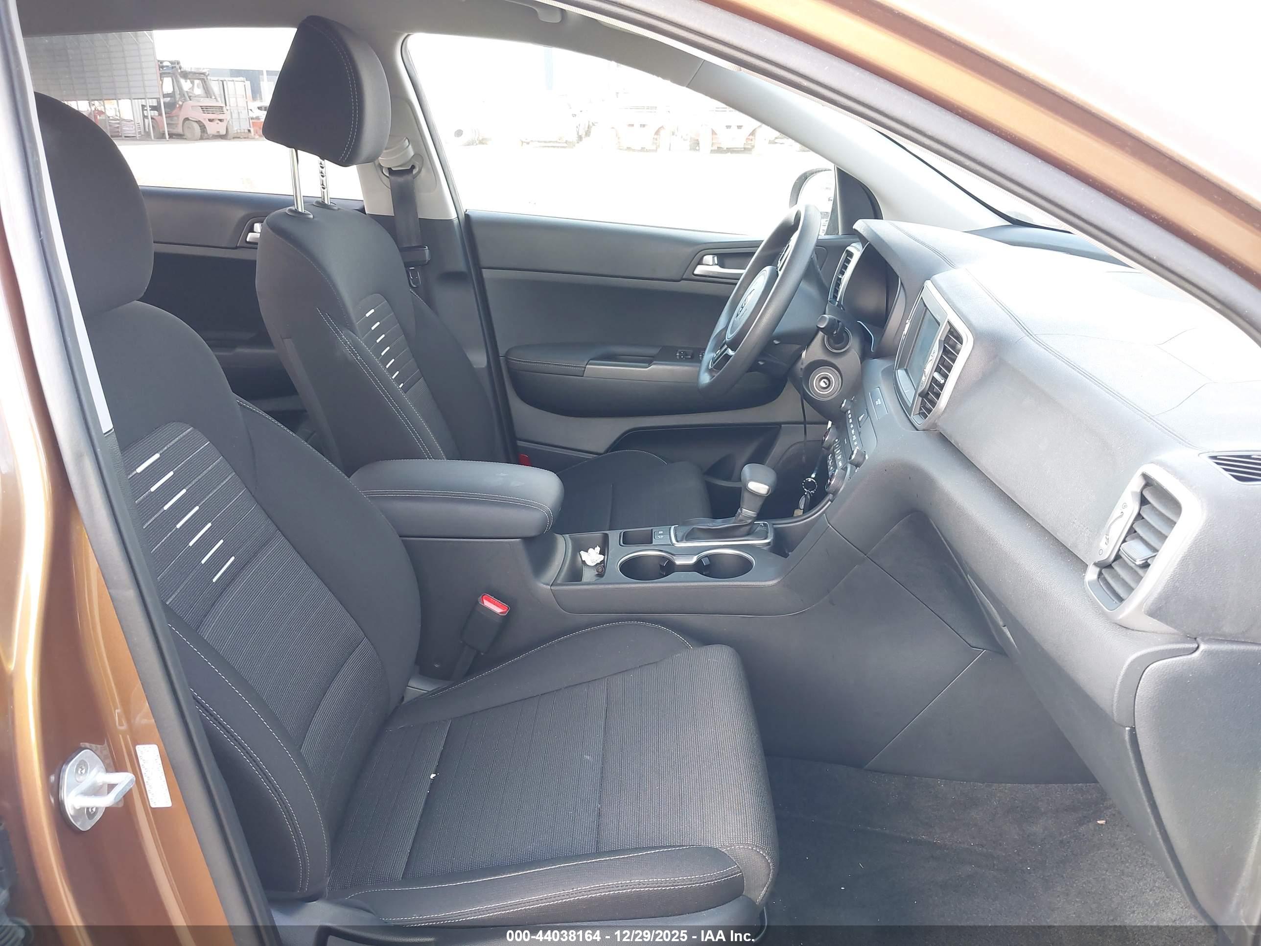 KIA SPORTAGE image 5