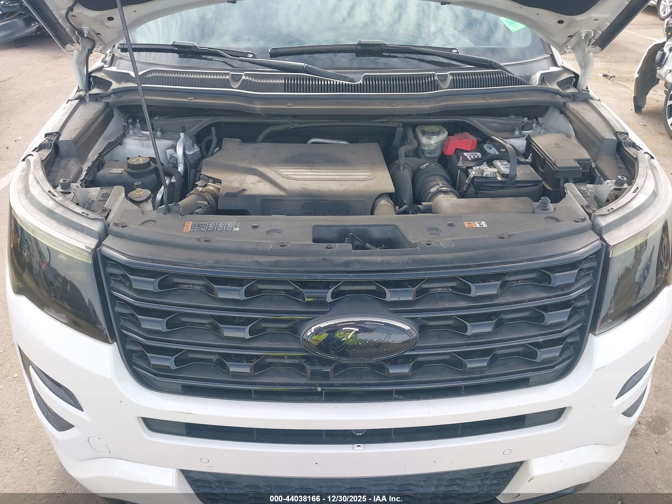 FORD EXPLORER image 10