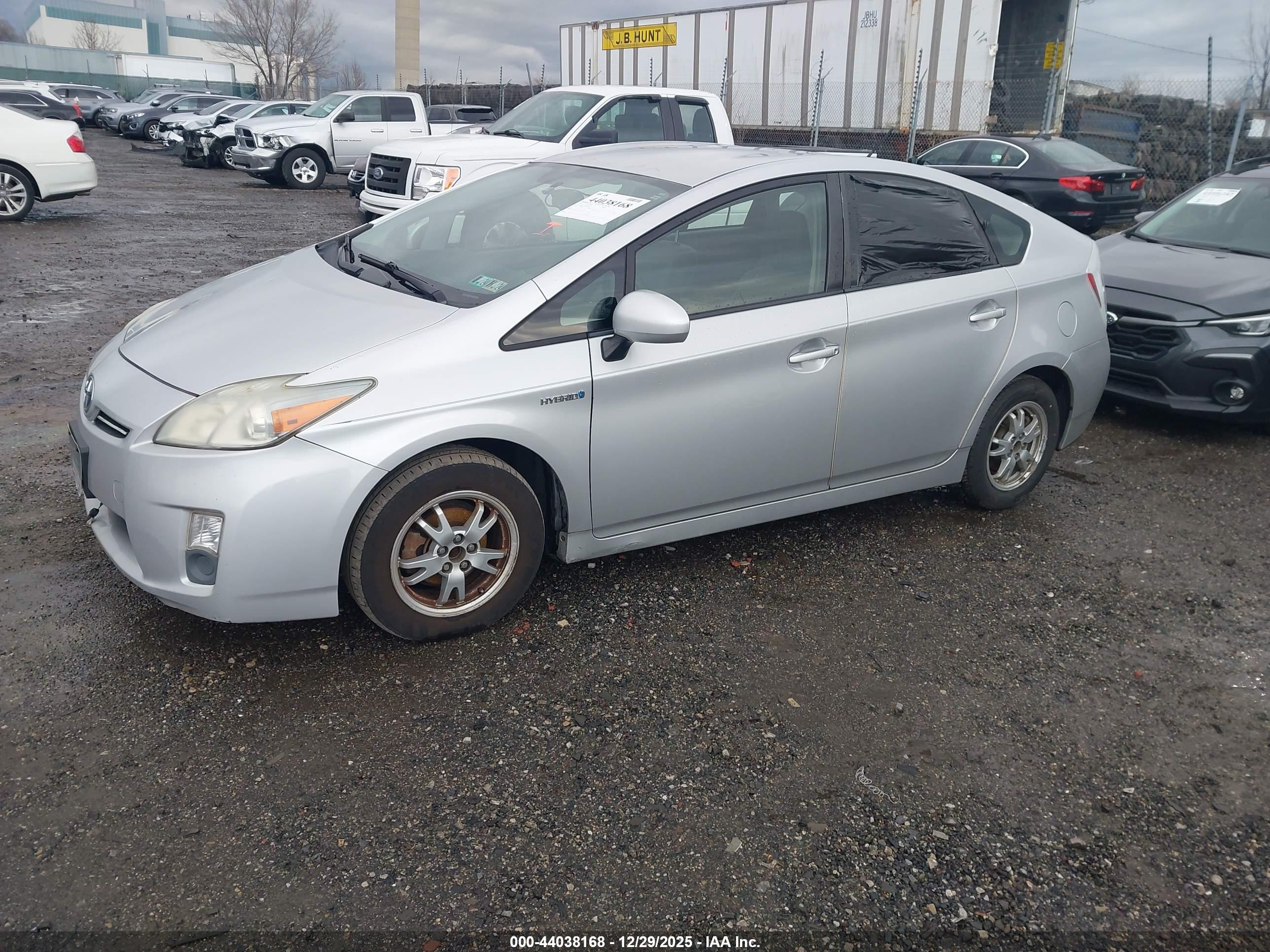 TOYOTA PRIUS image 2
