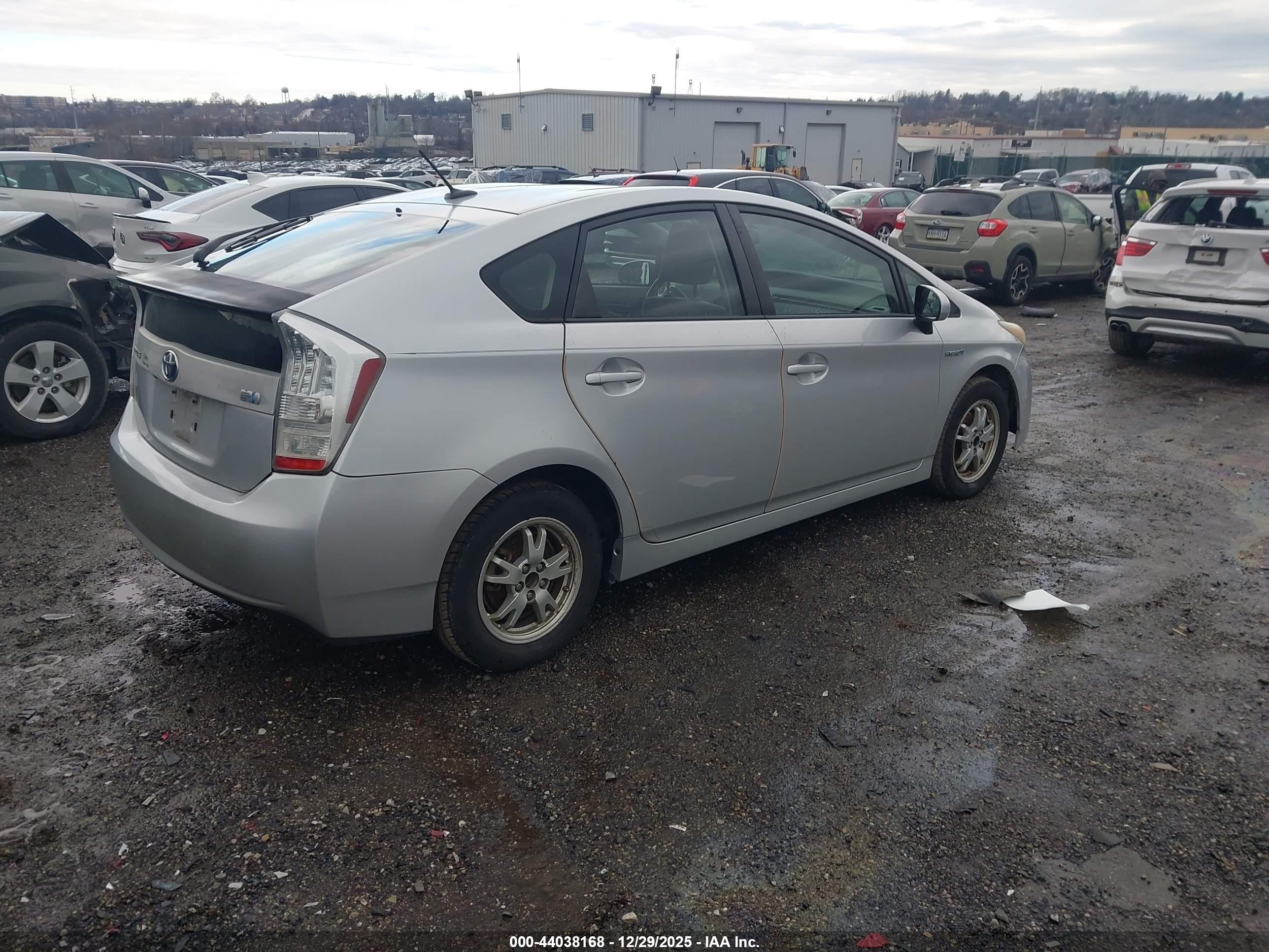TOYOTA PRIUS image 4