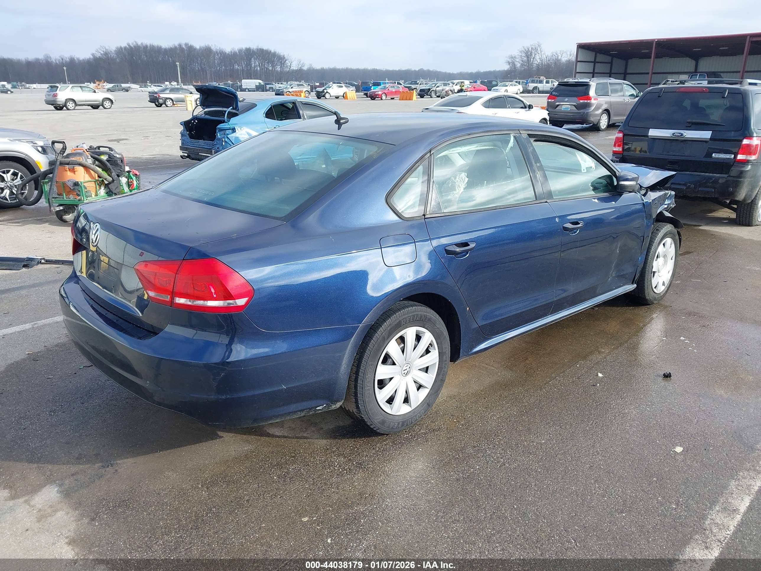 VOLKSWAGEN PASSAT image 4