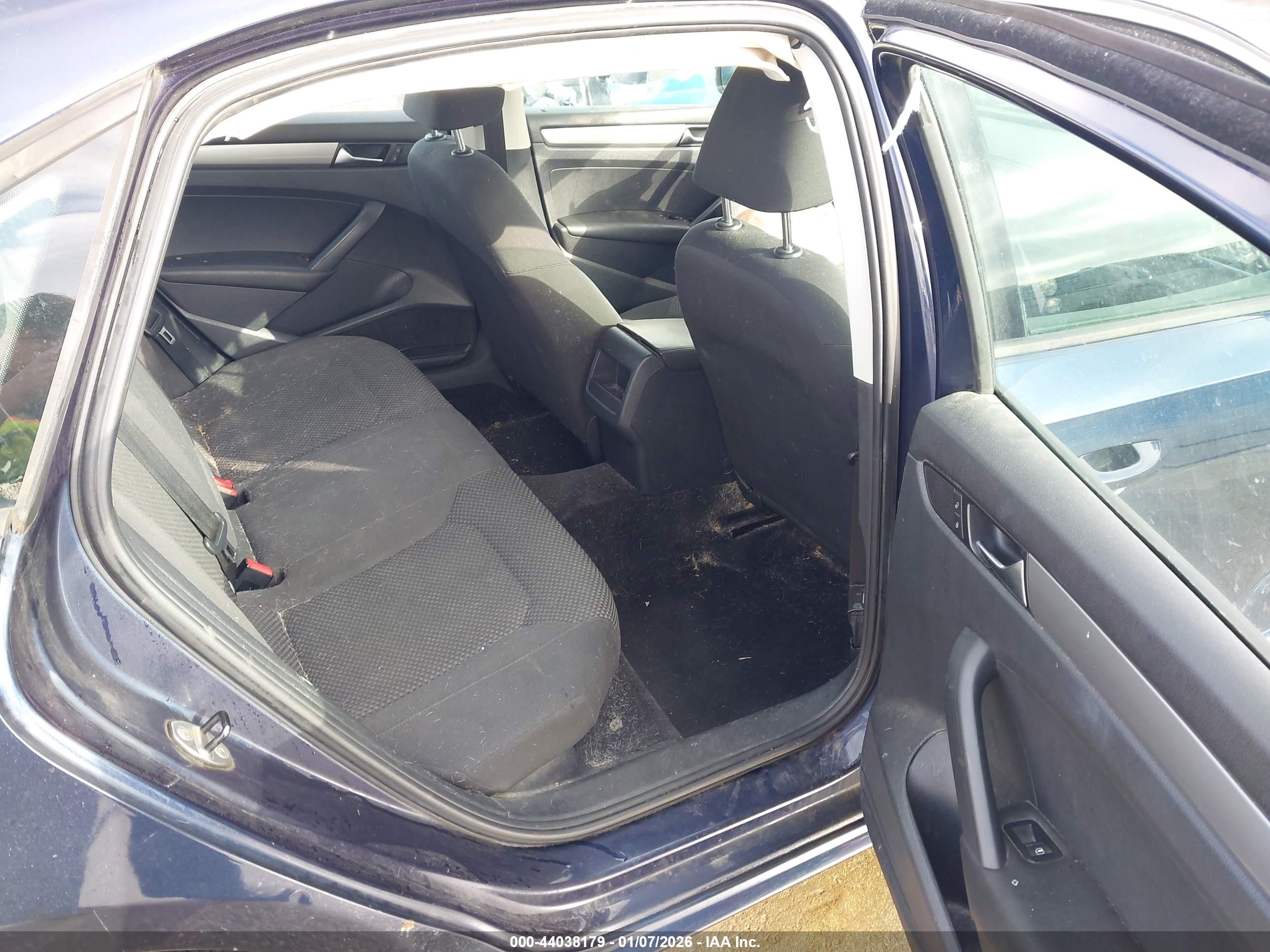 VOLKSWAGEN PASSAT image 8