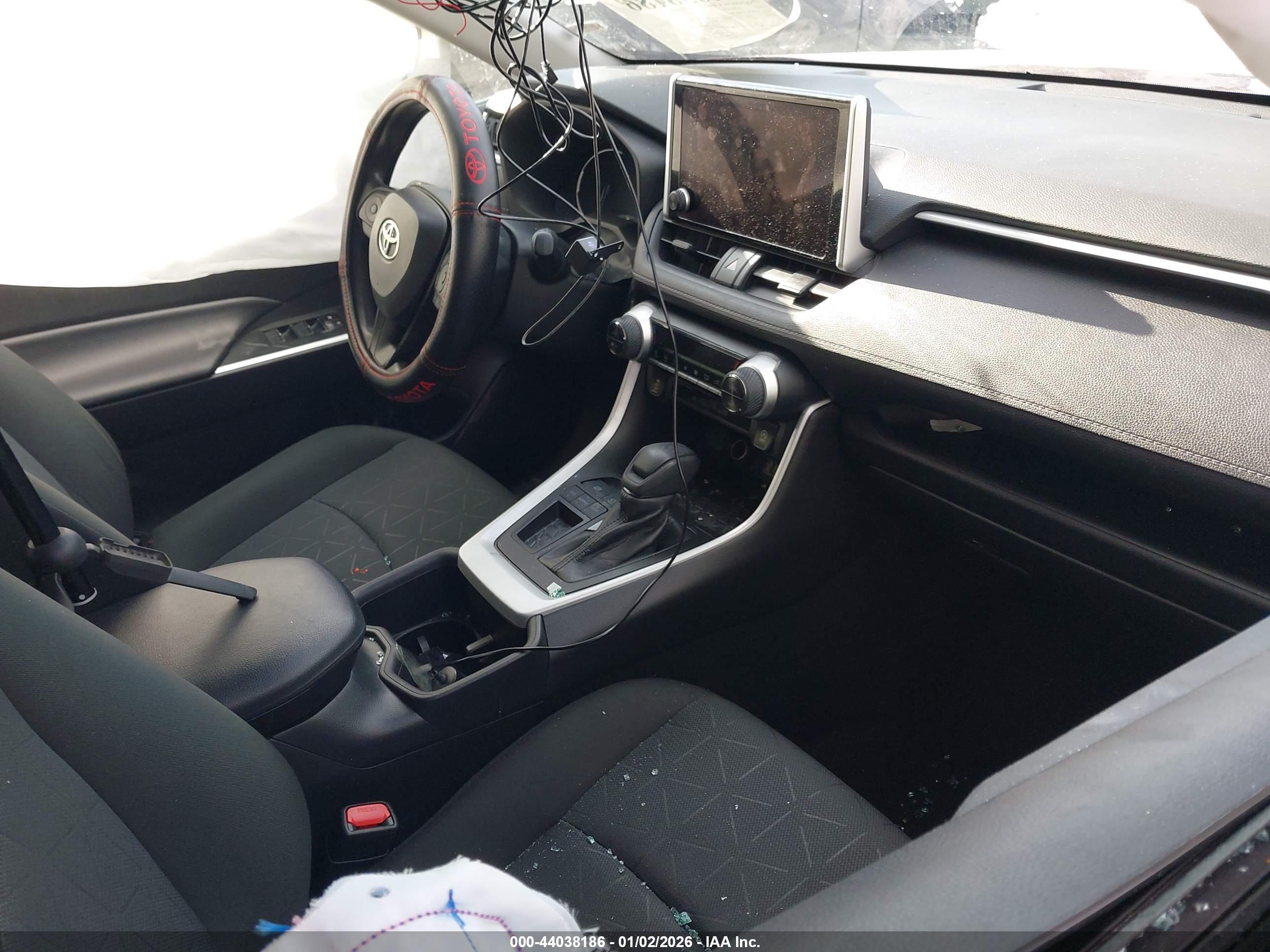 TOYOTA RAV4 image 5