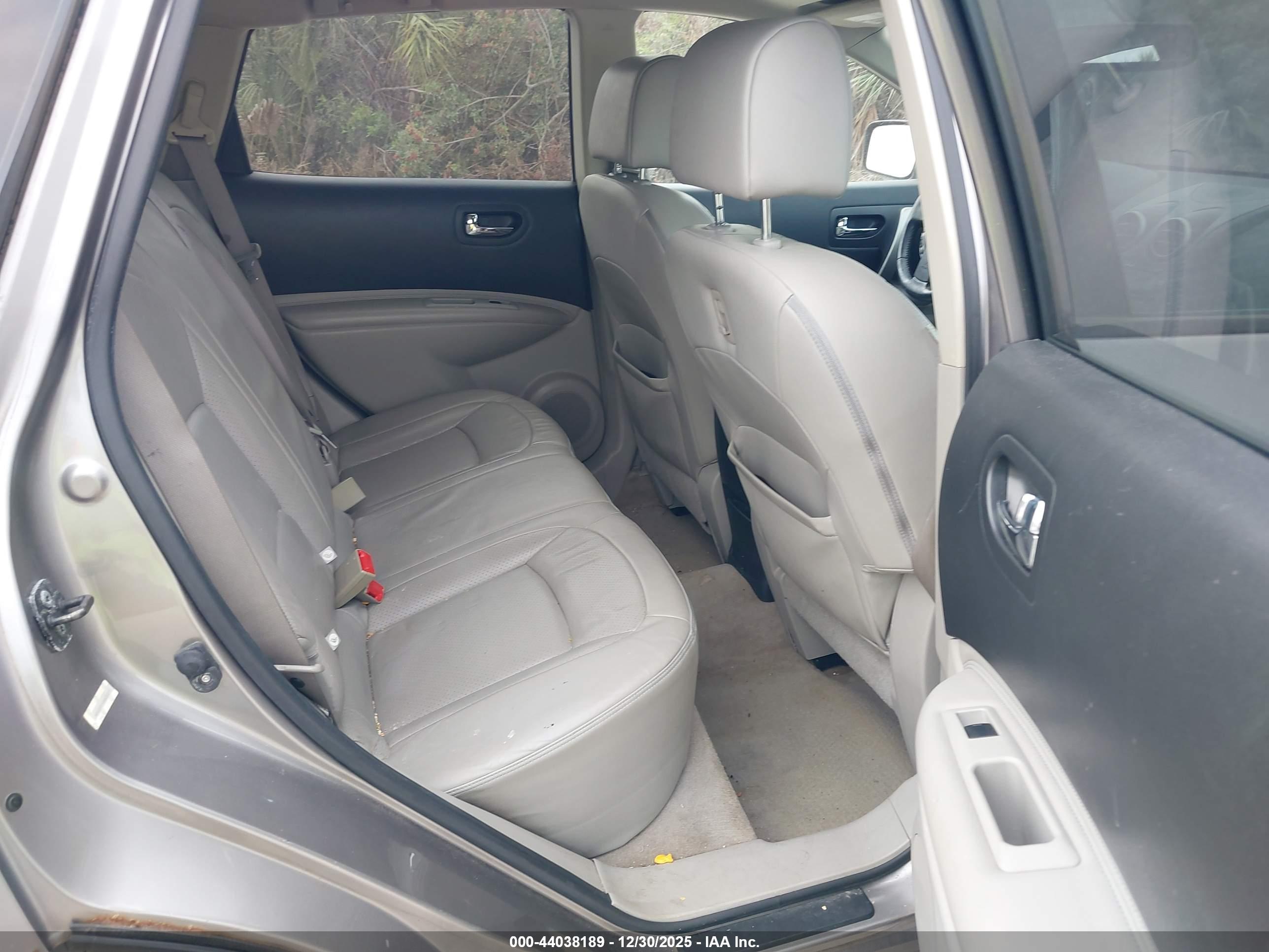 NISSAN ROGUE image 8