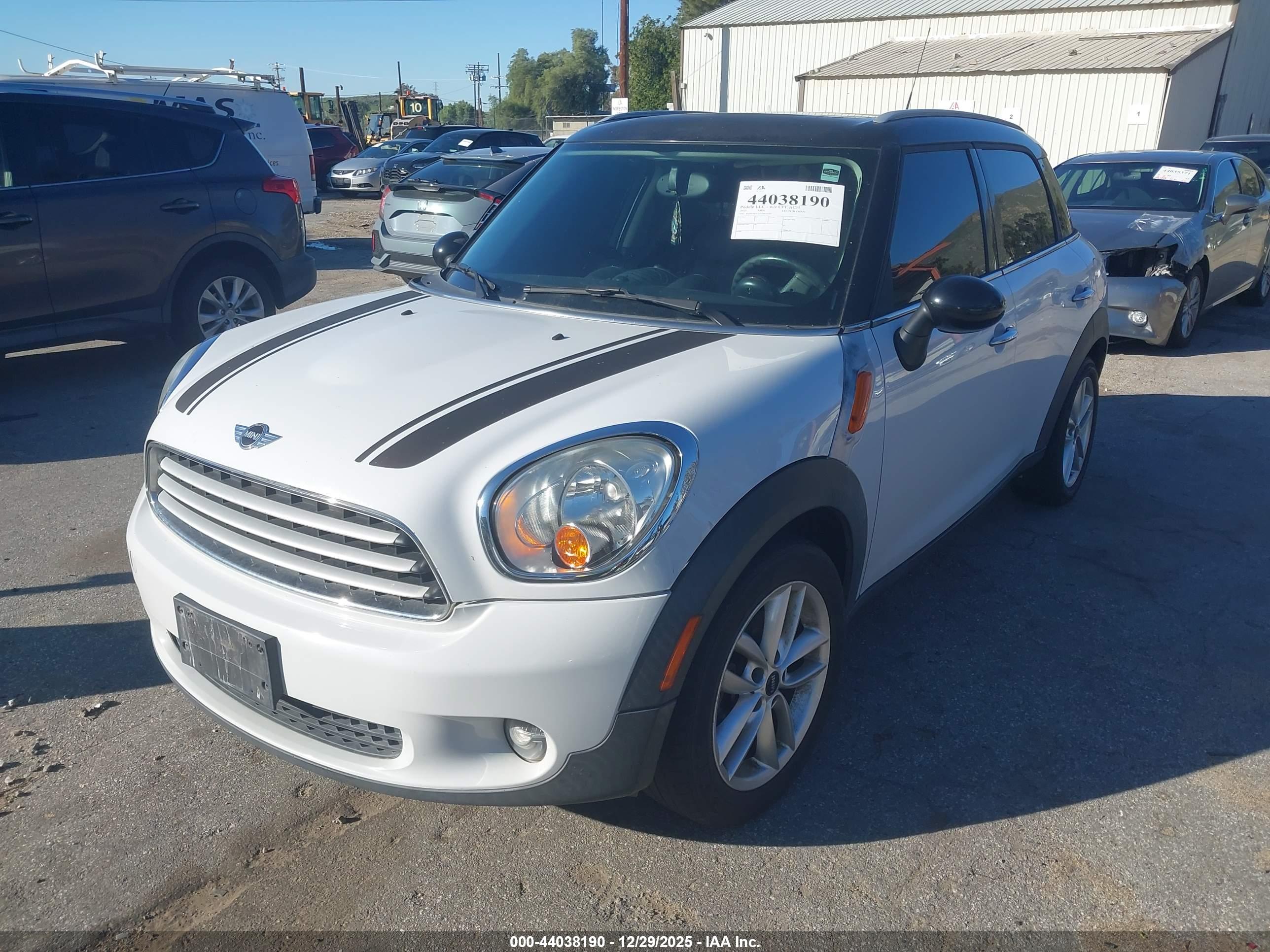 MINI COUNTRYMAN image 2