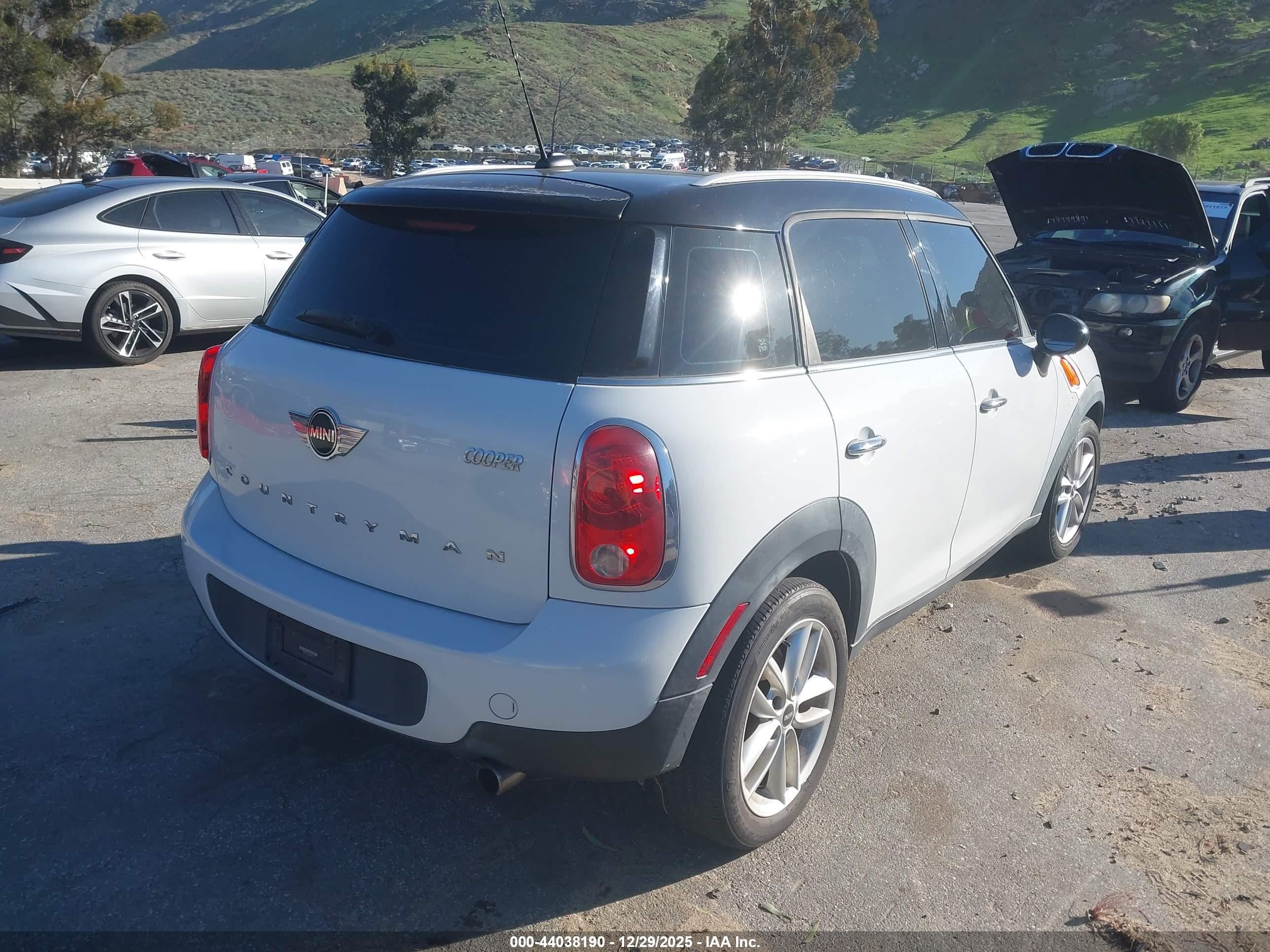 MINI COUNTRYMAN image 4