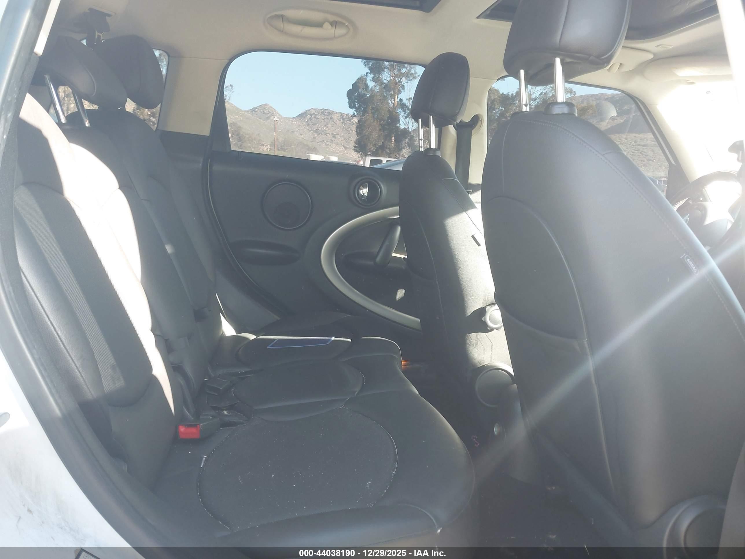 MINI COUNTRYMAN image 8