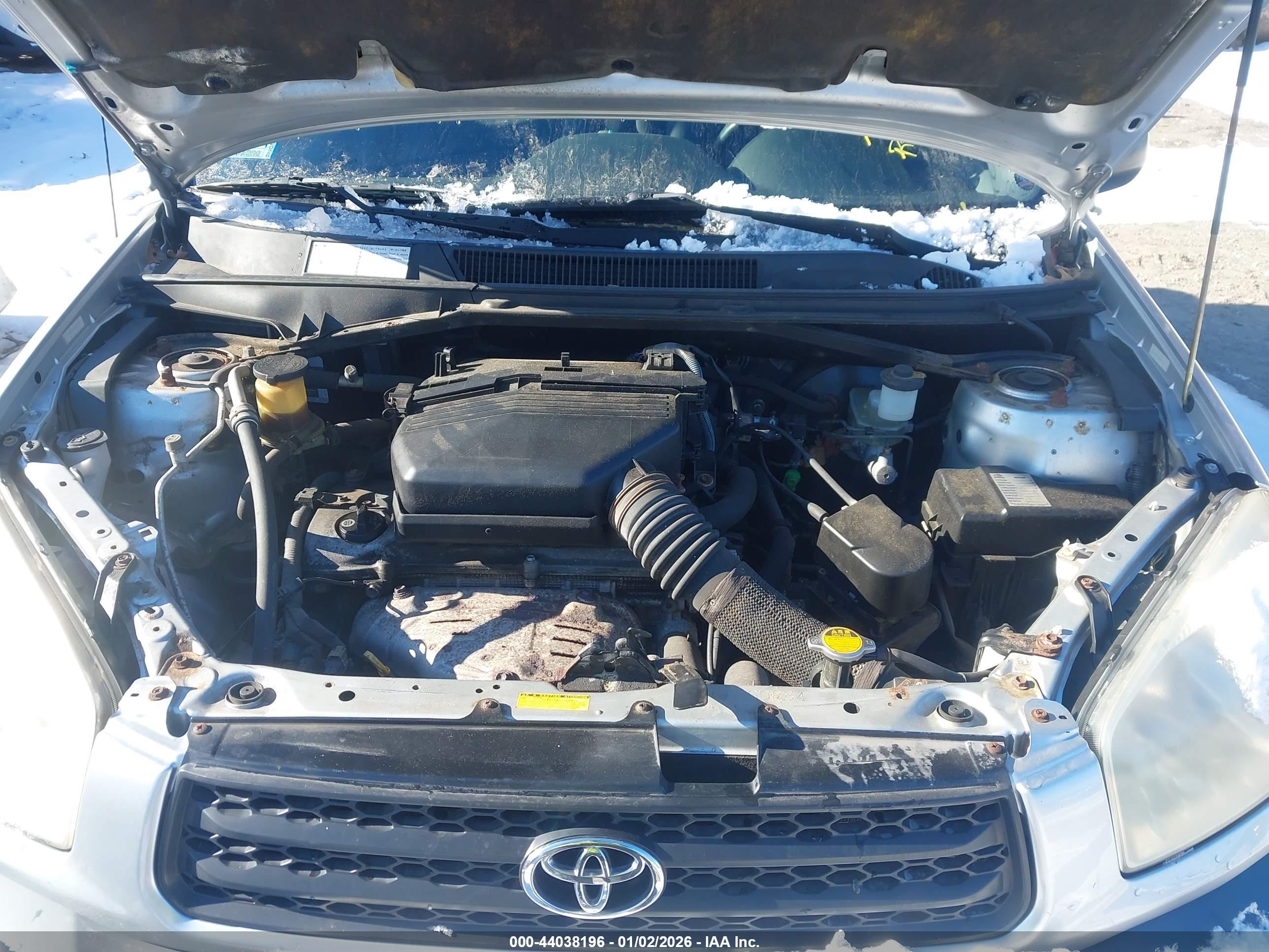 TOYOTA RAV4 image 10