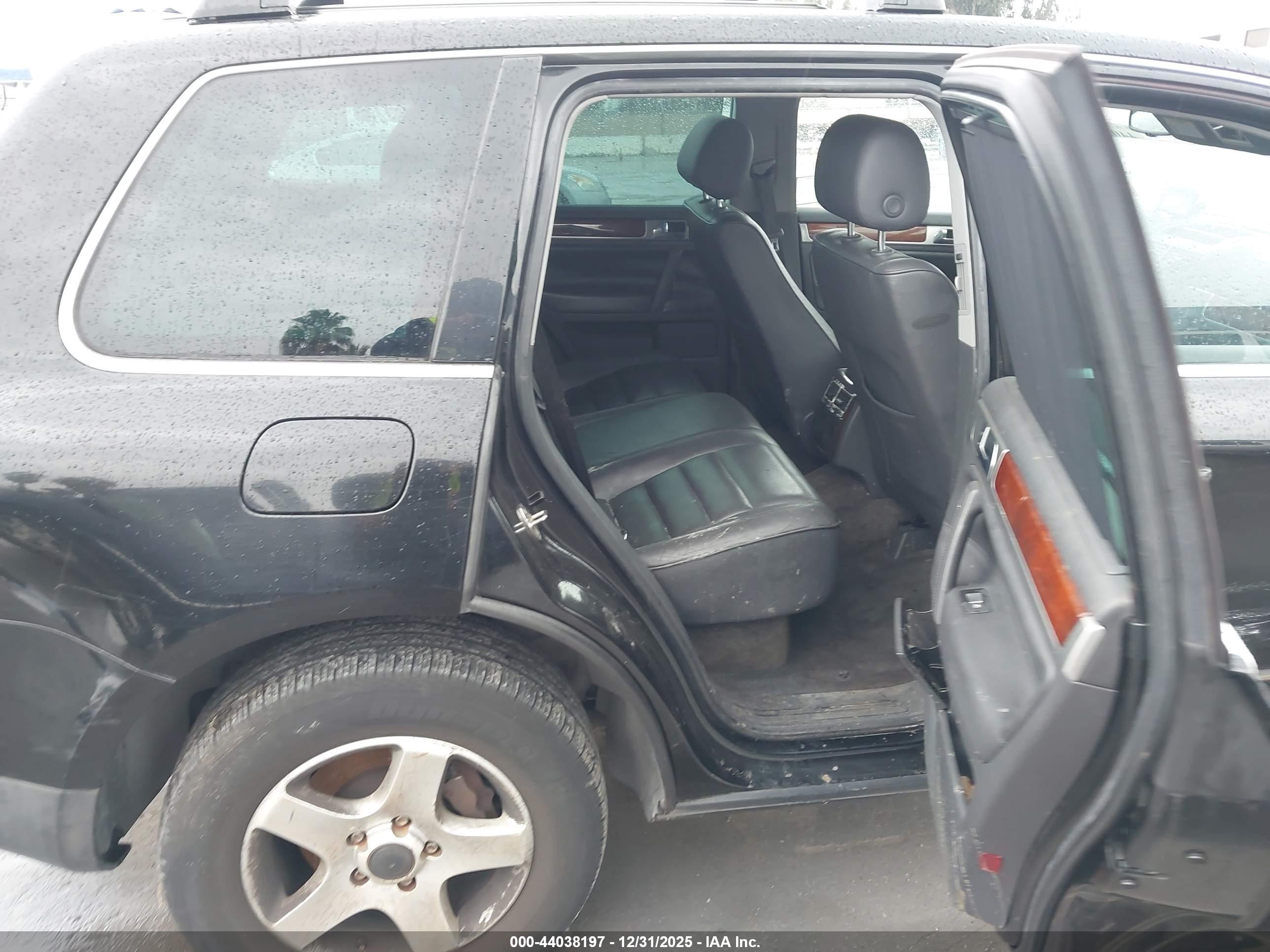 VOLKSWAGEN TOUAREG image 8