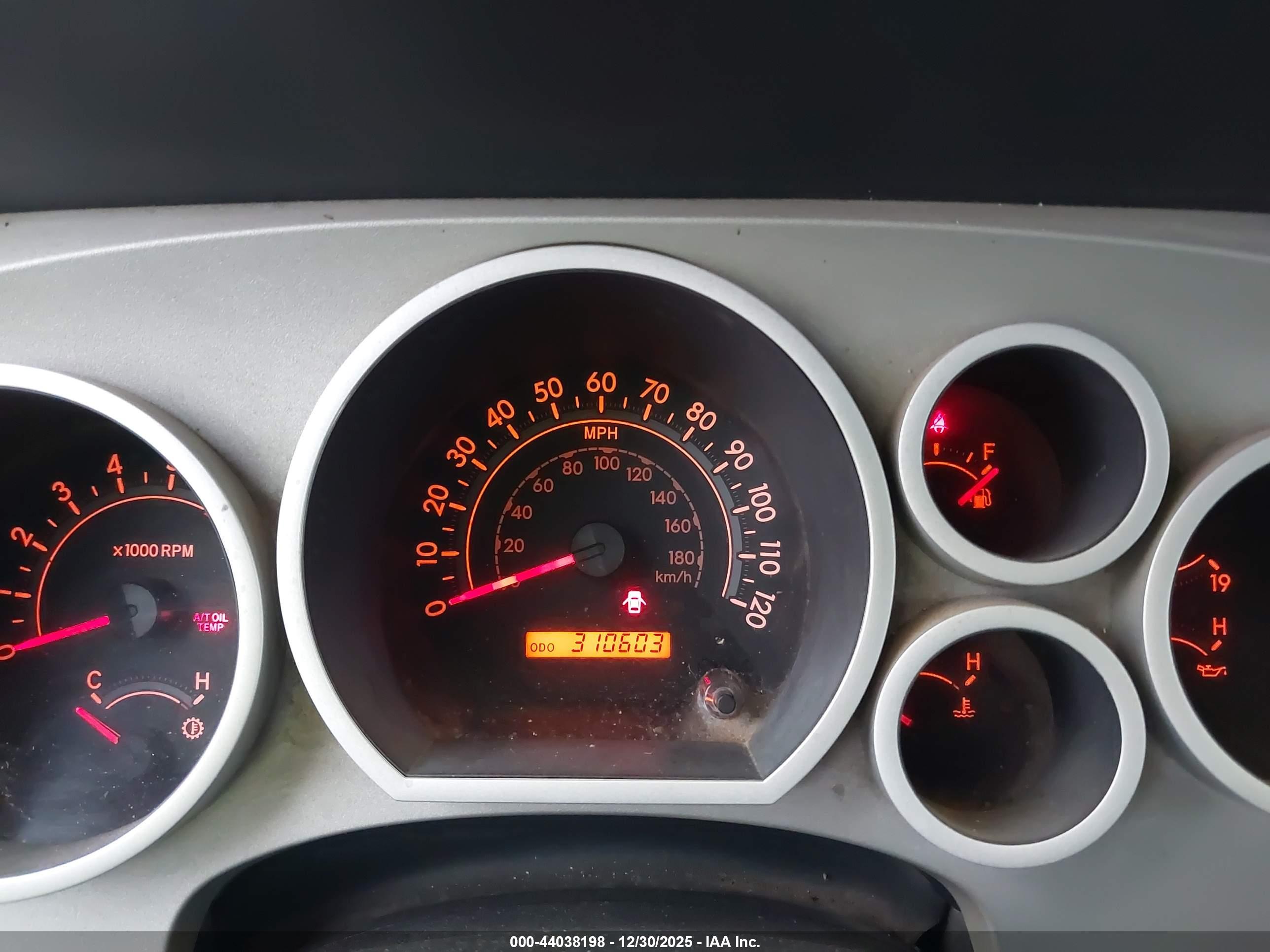 TOYOTA TUNDRA image 7