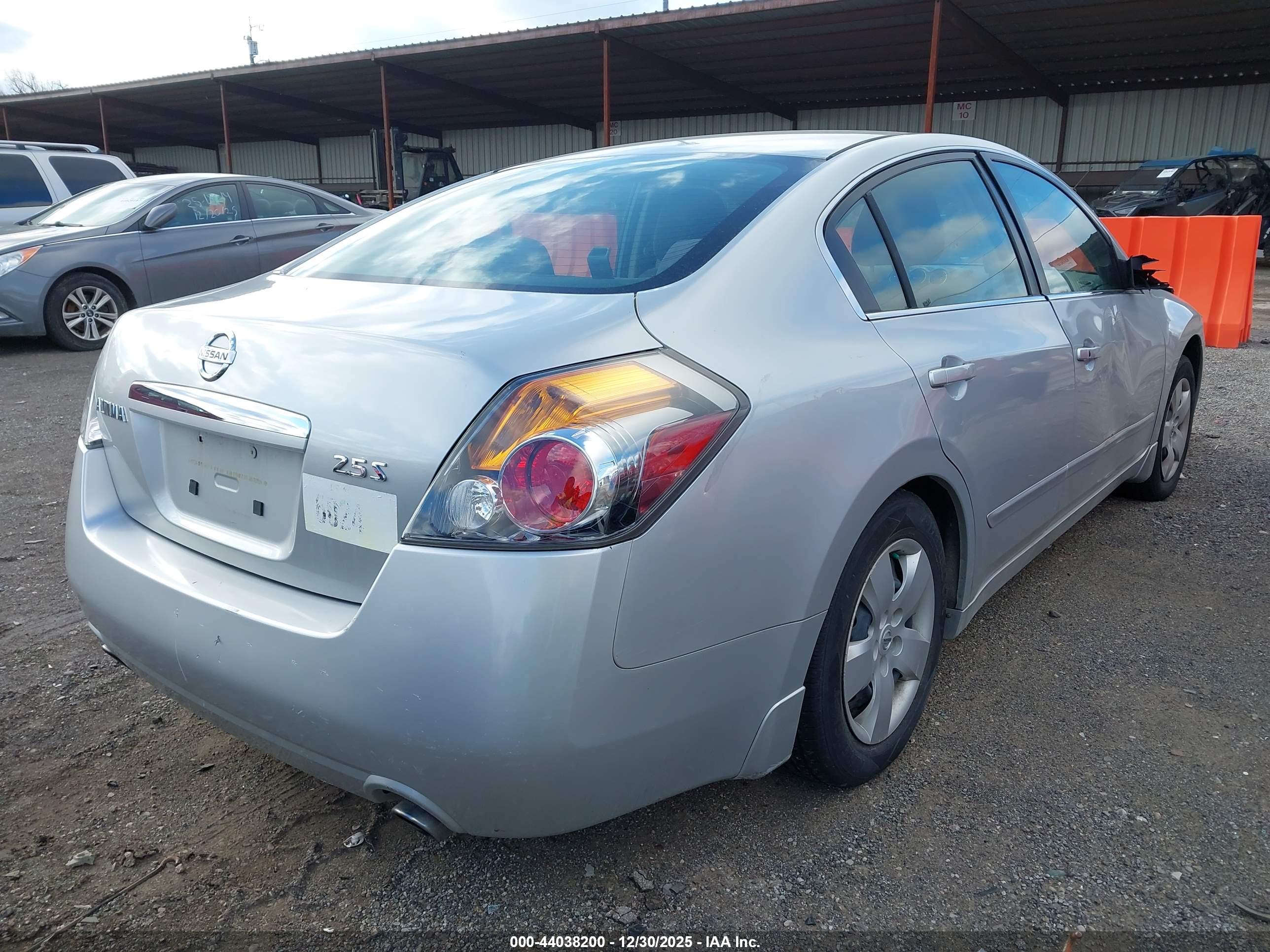NISSAN ALTIMA image 4