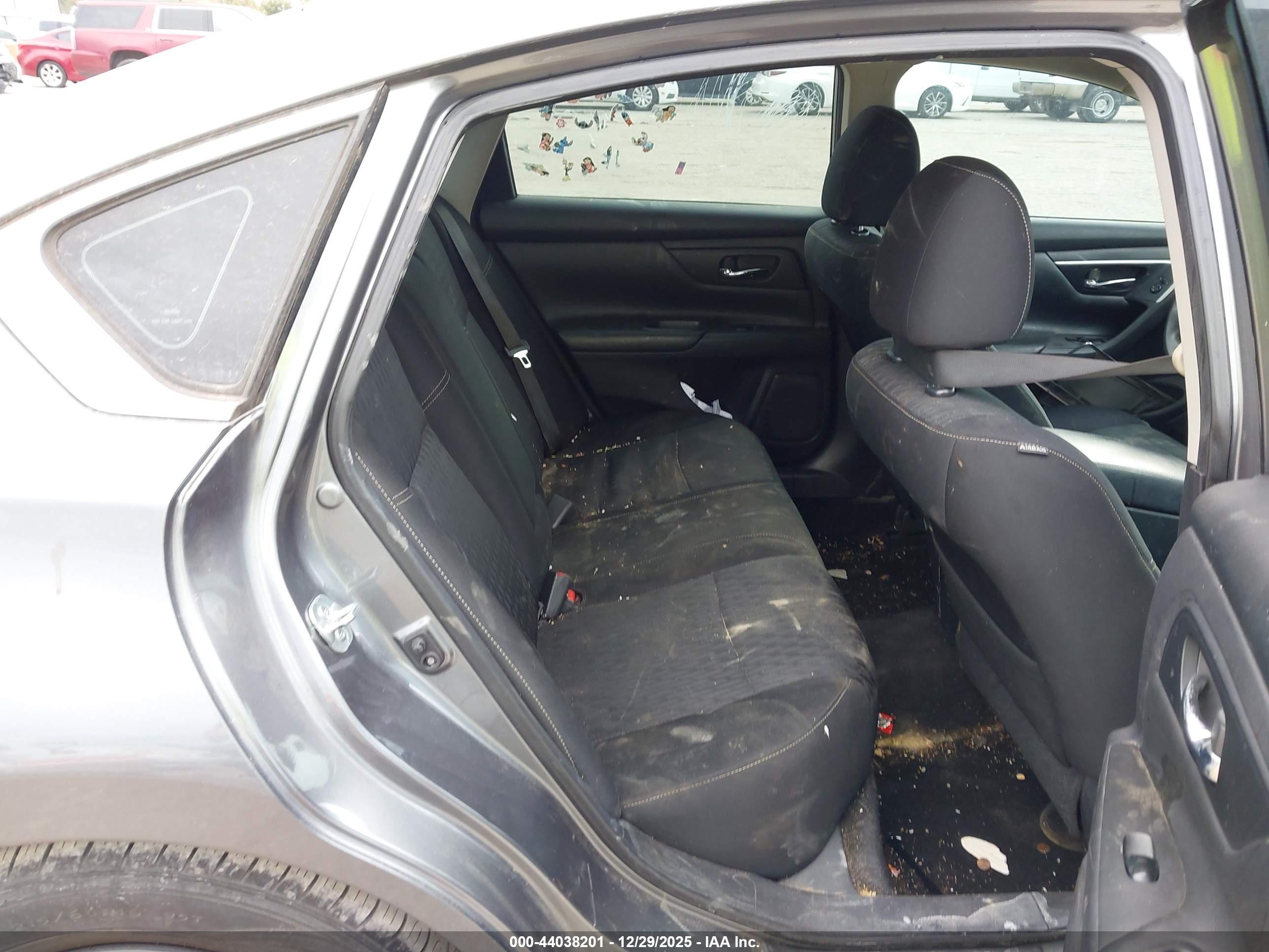 NISSAN ALTIMA image 8