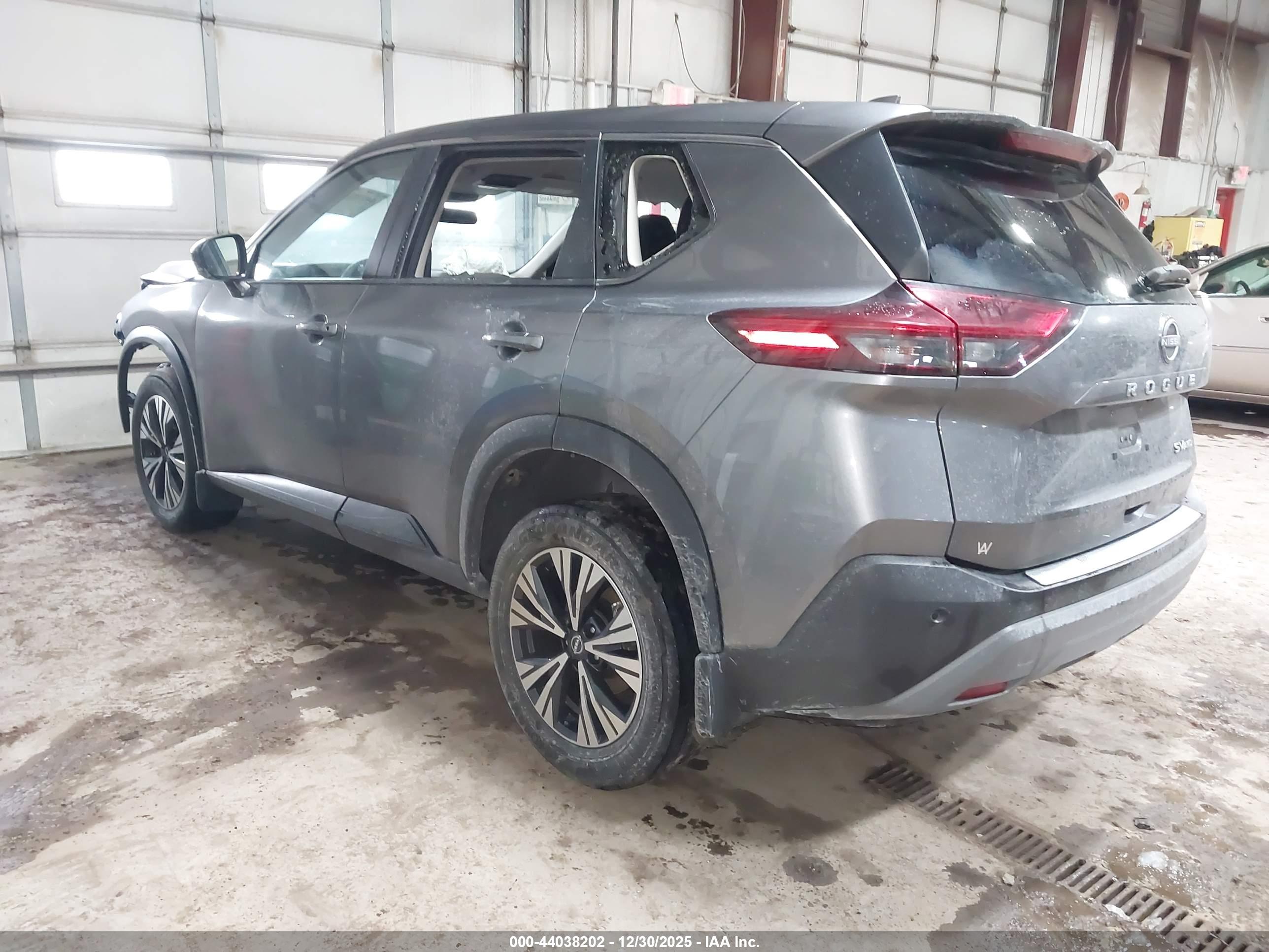 NISSAN ROGUE image 3