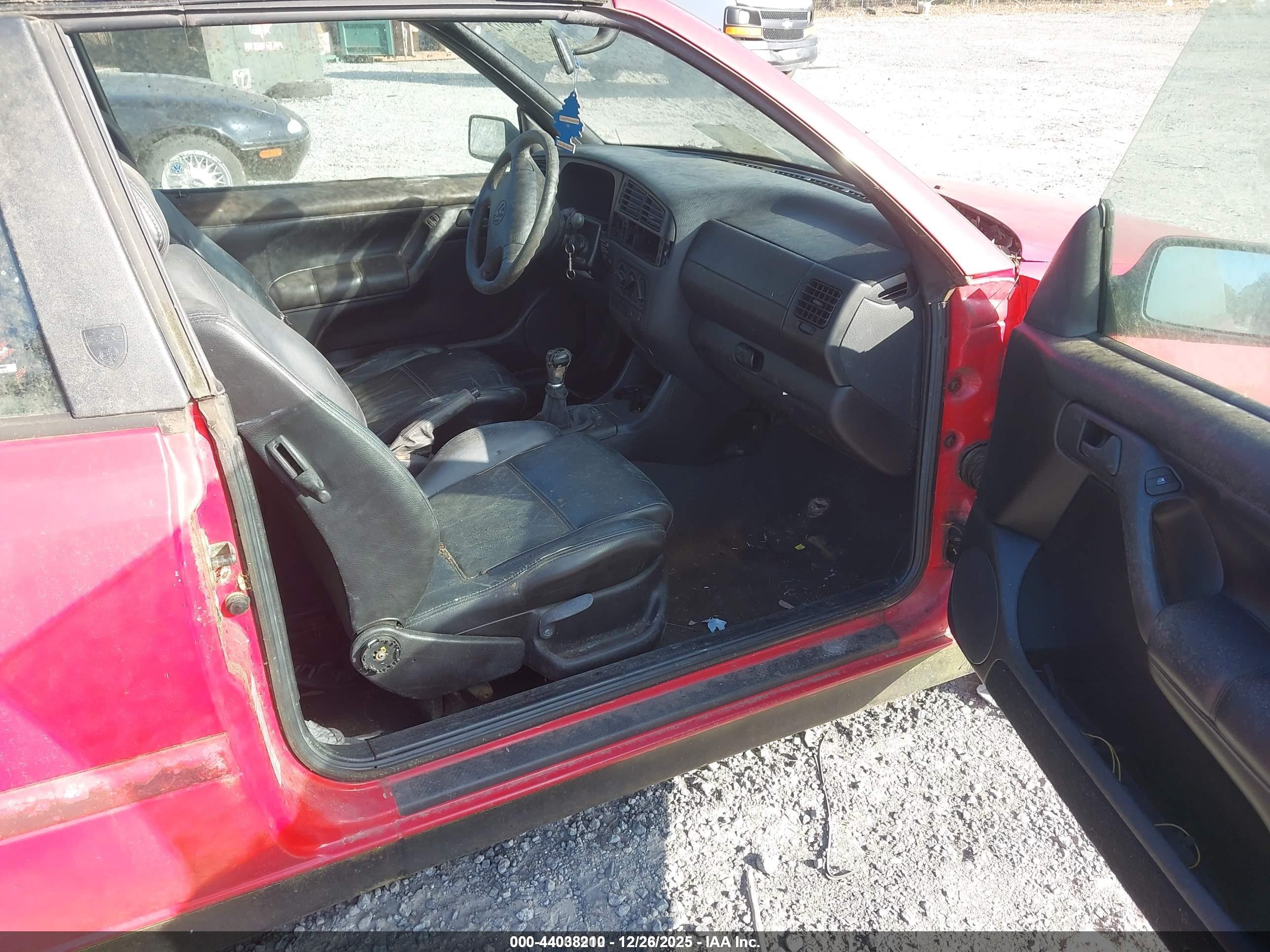 VOLKSWAGEN CABRIO image 5
