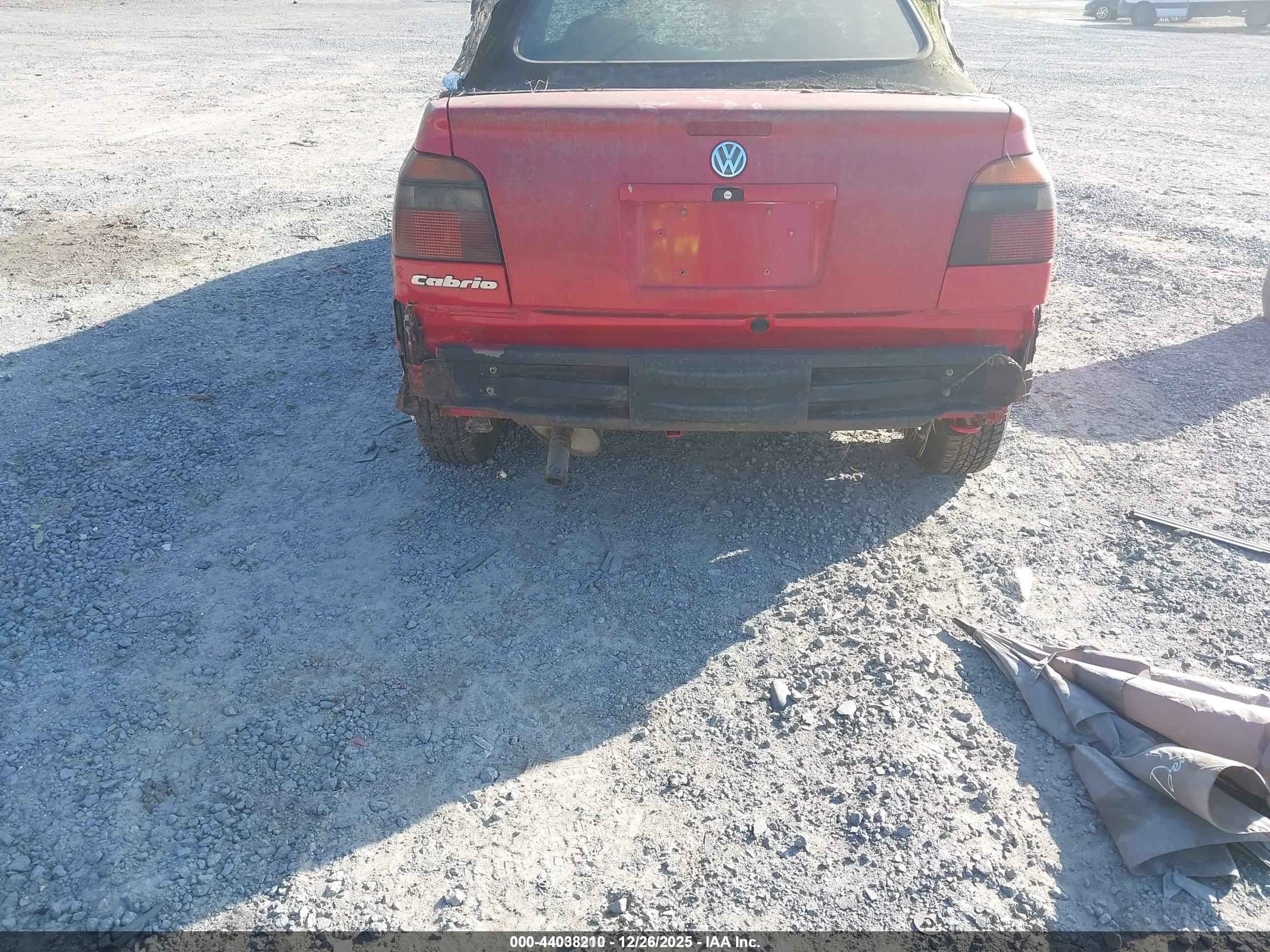VOLKSWAGEN CABRIO image 6