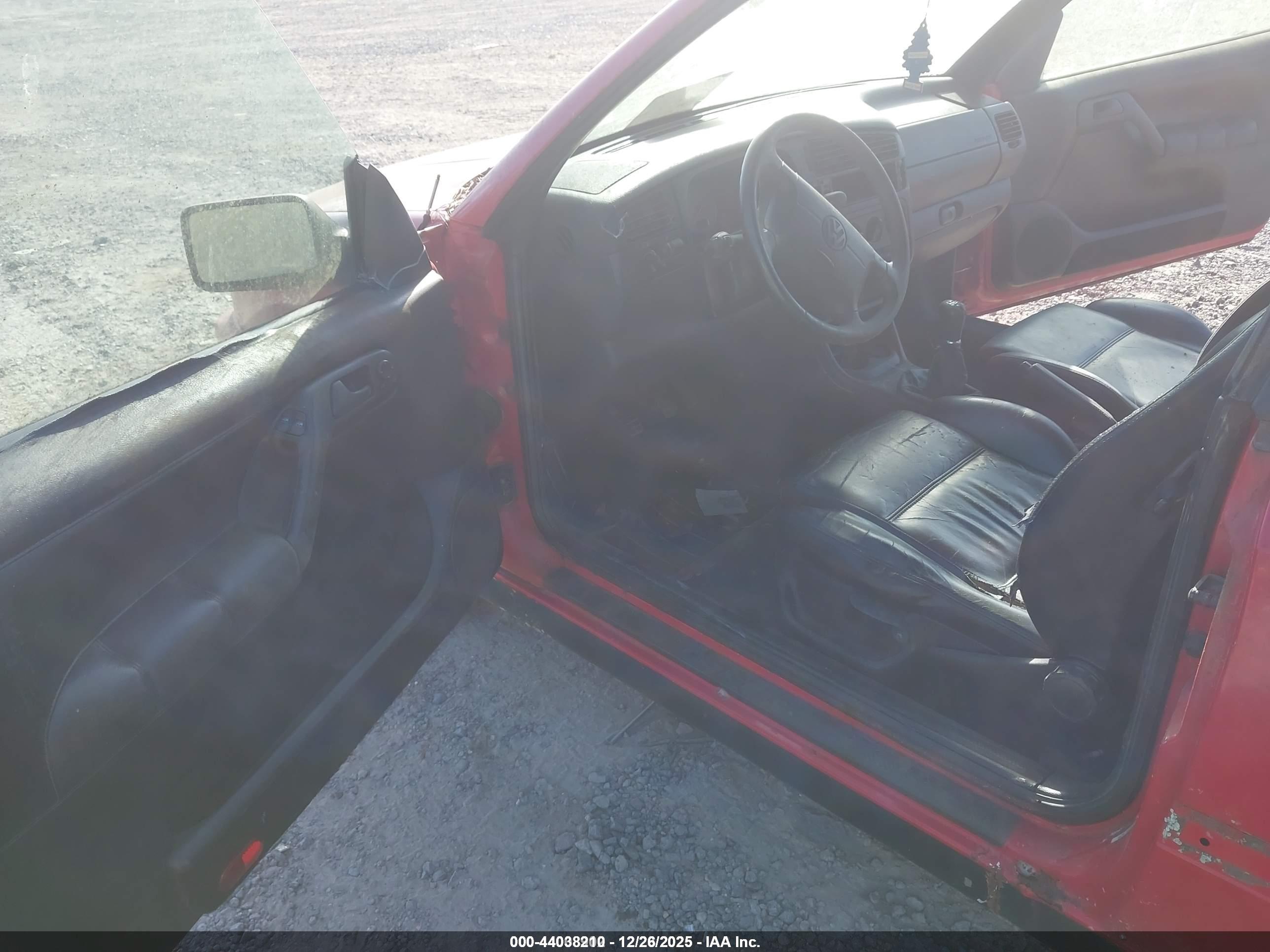 VOLKSWAGEN CABRIO image 8