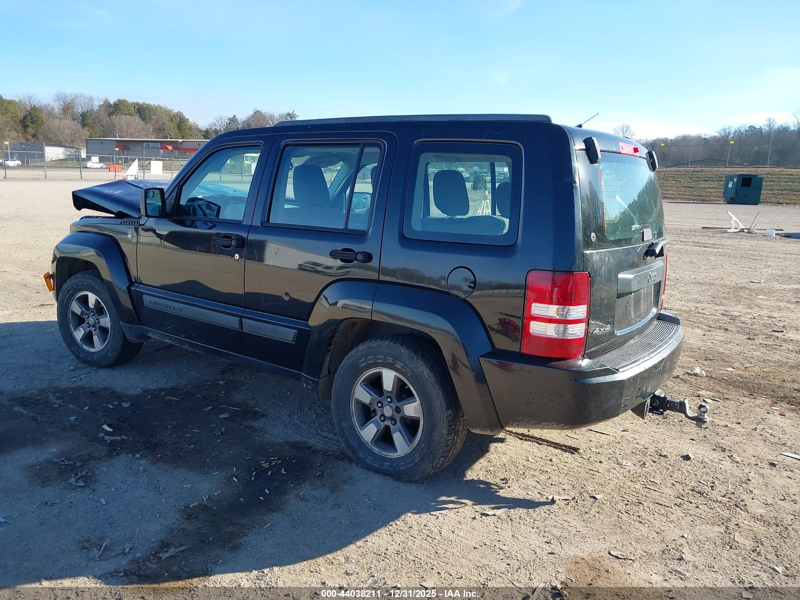 JEEP LIBERTY image 3