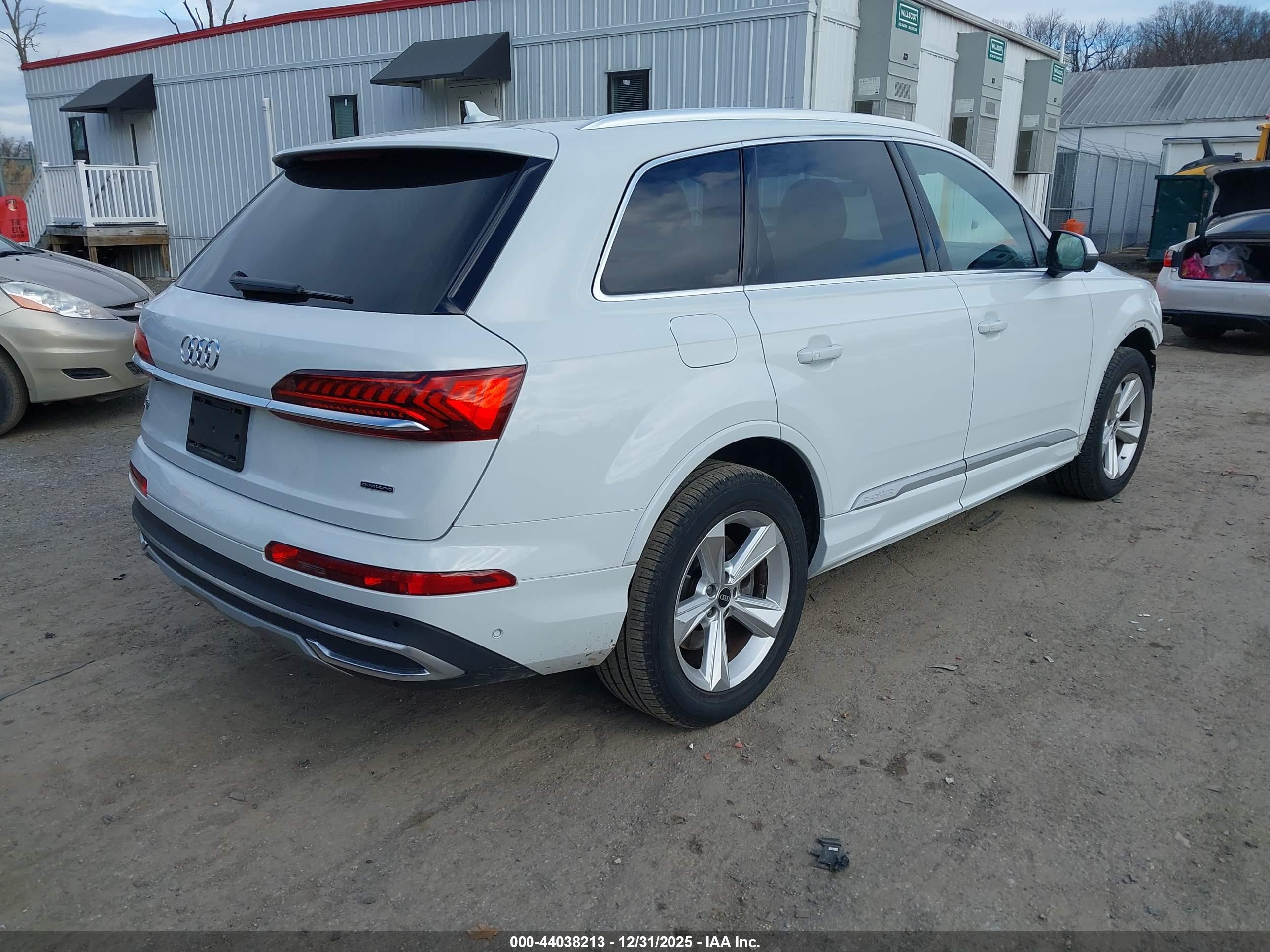 AUDI Q7 image 4
