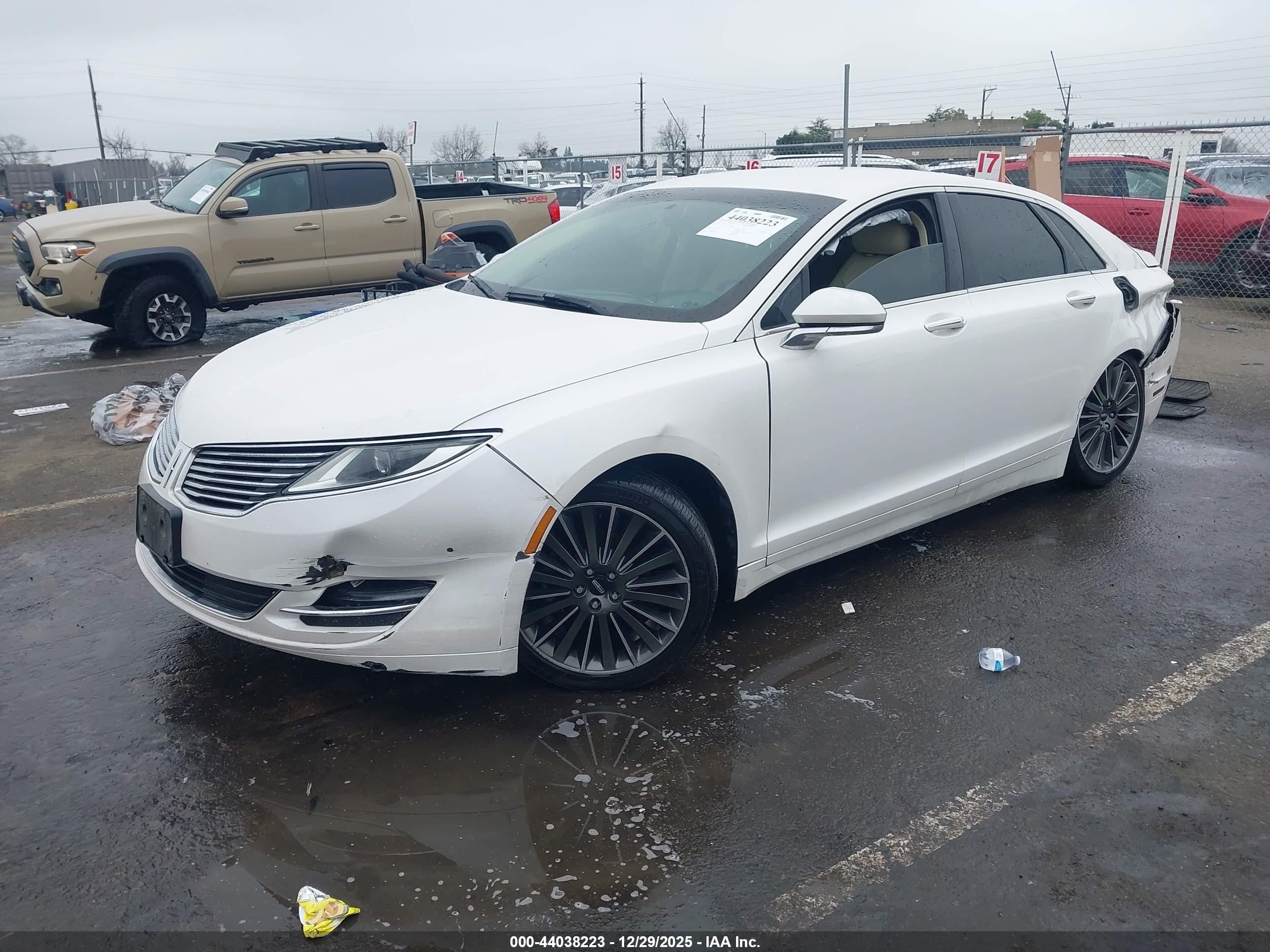 LINCOLN MKZ image 2